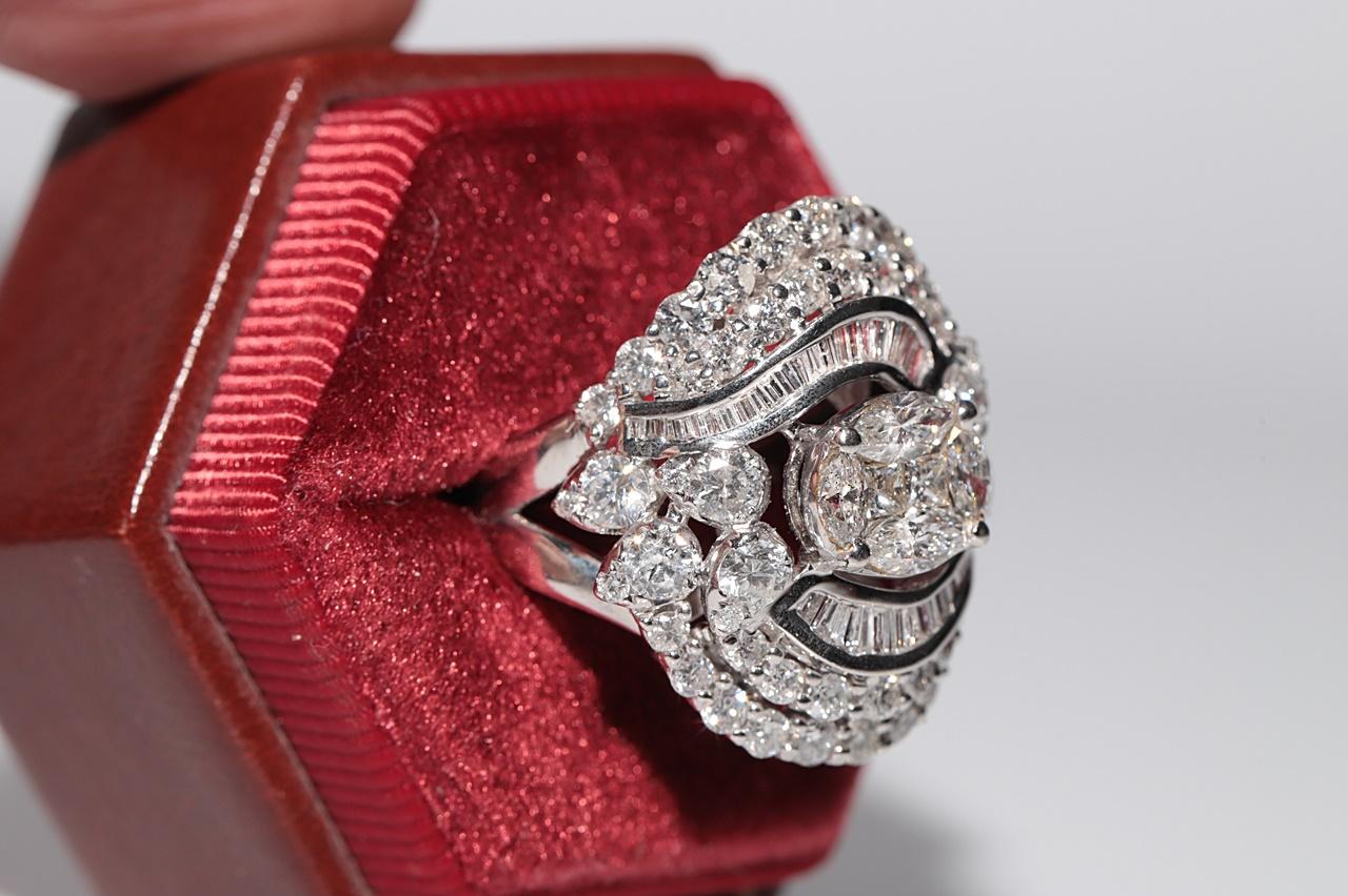 Anillo Fuerte Vintage Circa 1990s Oro Blanco 18k Decorado con Diamantes Naturales Retro en venta