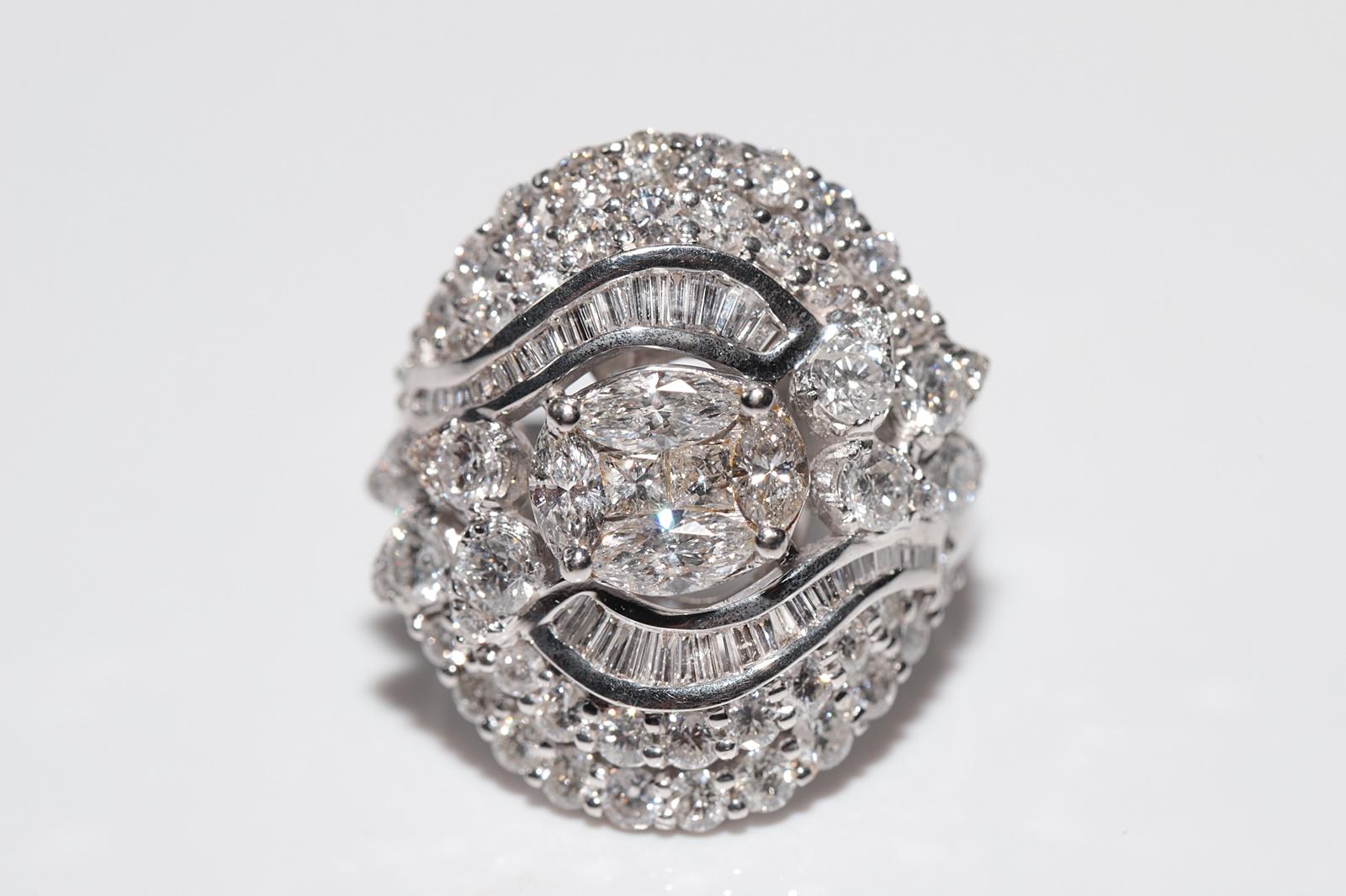 Anillo Fuerte Vintage Circa 1990s Oro Blanco 18k Decorado con Diamantes Naturales Corte brillante en venta