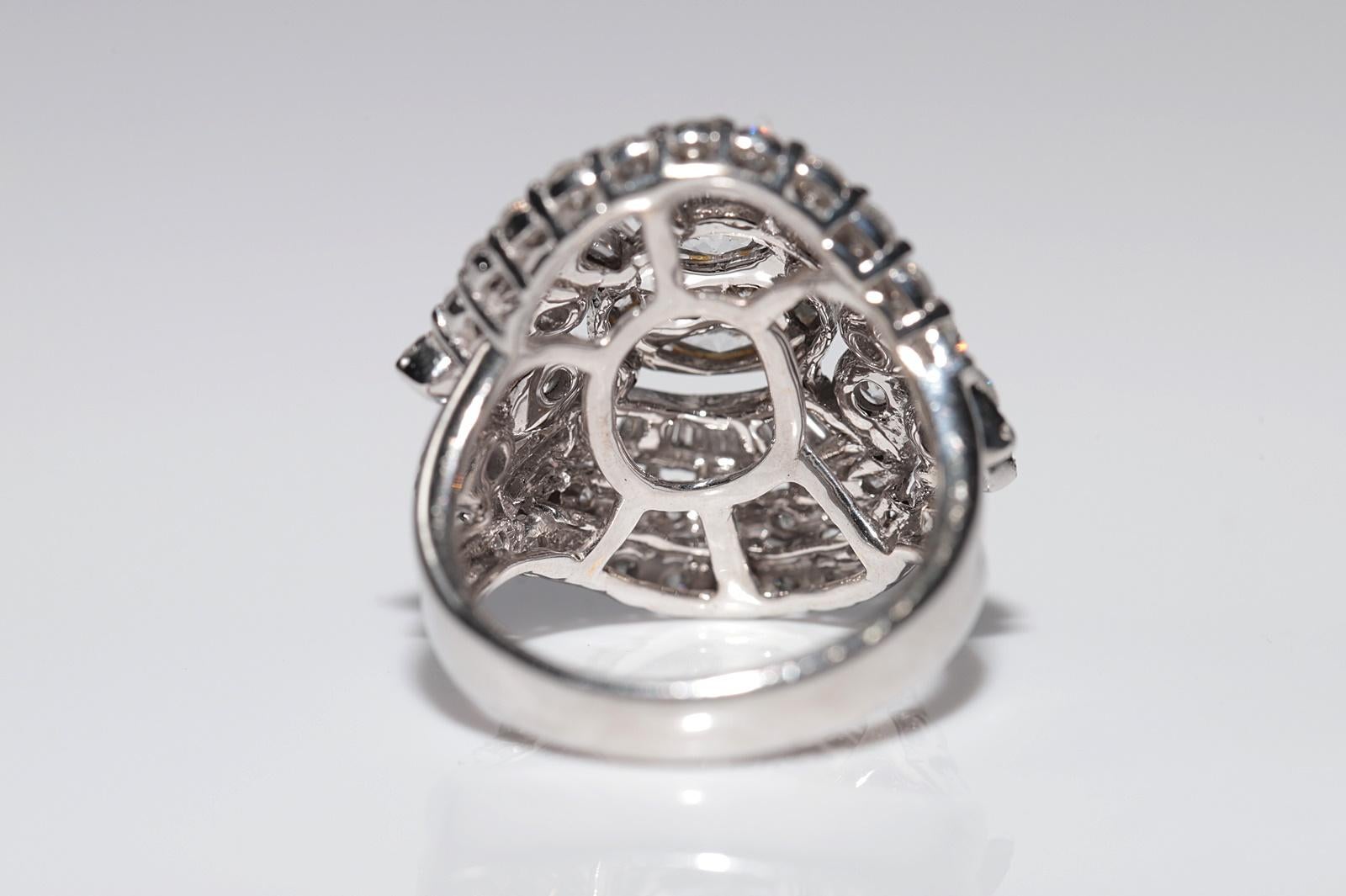 Anillo Fuerte Vintage Circa 1990s Oro Blanco 18k Decorado con Diamantes Naturales en venta 1