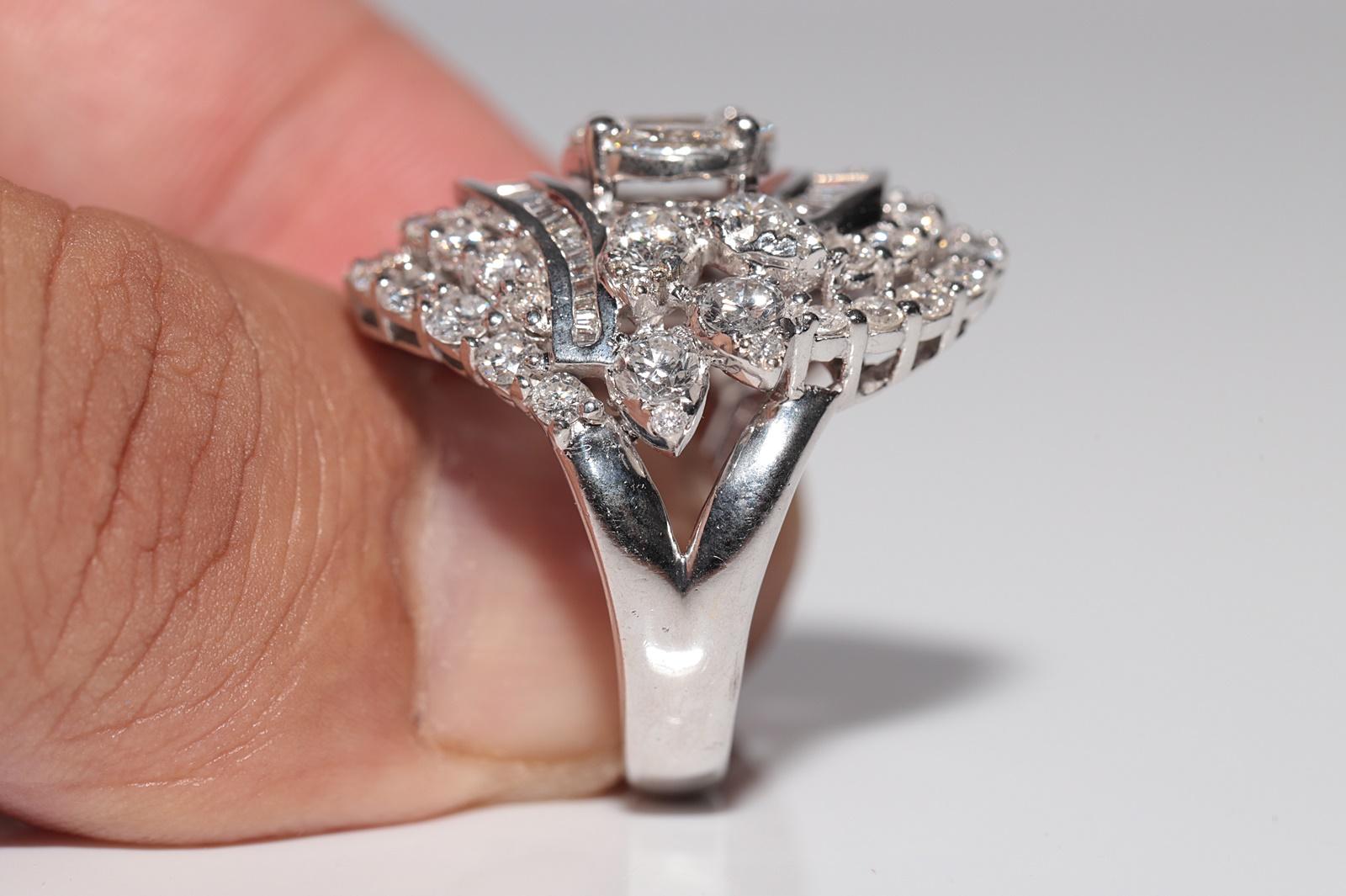Anillo Fuerte Vintage Circa 1990s Oro Blanco 18k Decorado con Diamantes Naturales en venta 2