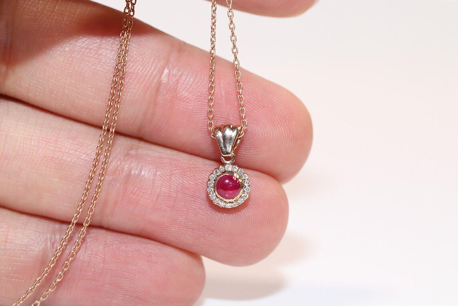 Vintage Circa 1990s 8k Gold Natural Diamond And Cabochon Ruby Pendant Necklace In Good Condition For Sale In Fatih/İstanbul, 34