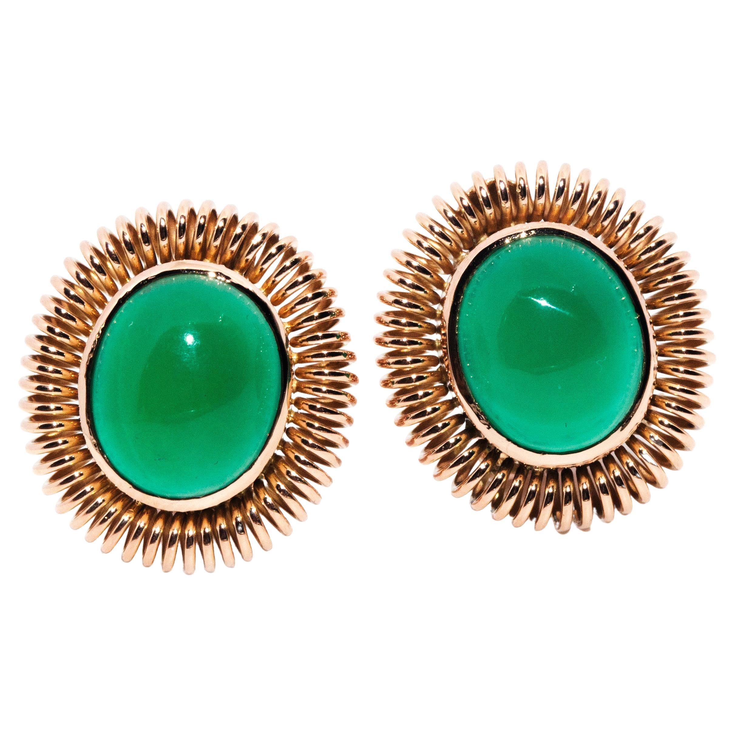 Vintage circa 1990s 9 Carat Yellow Gold Oval Green Agate Cabochon Clip Earrings For Sale