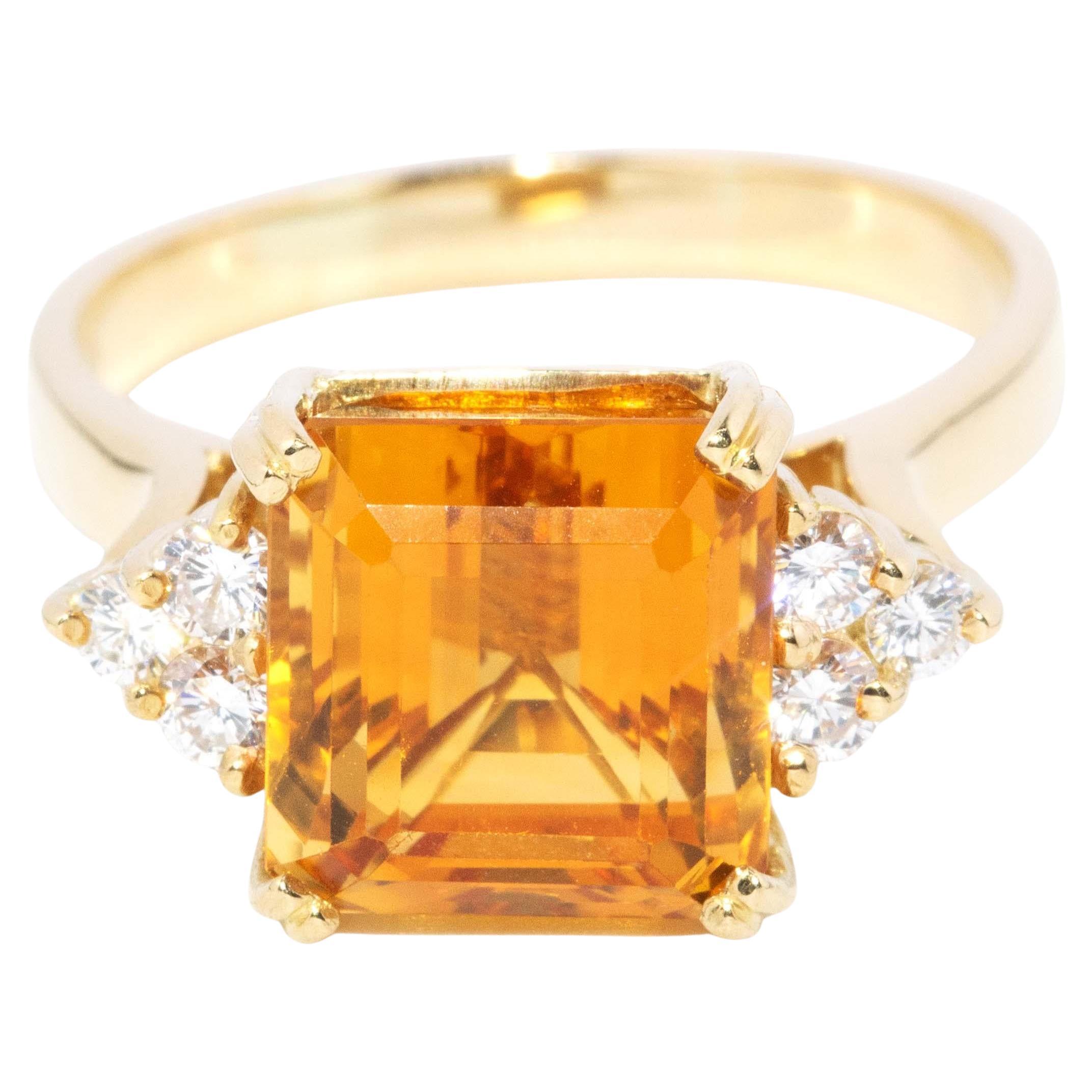 Vintage Circa 1990s Citrine & Diamond Cocktail Ring 18 Carat Yellow Gold en venta