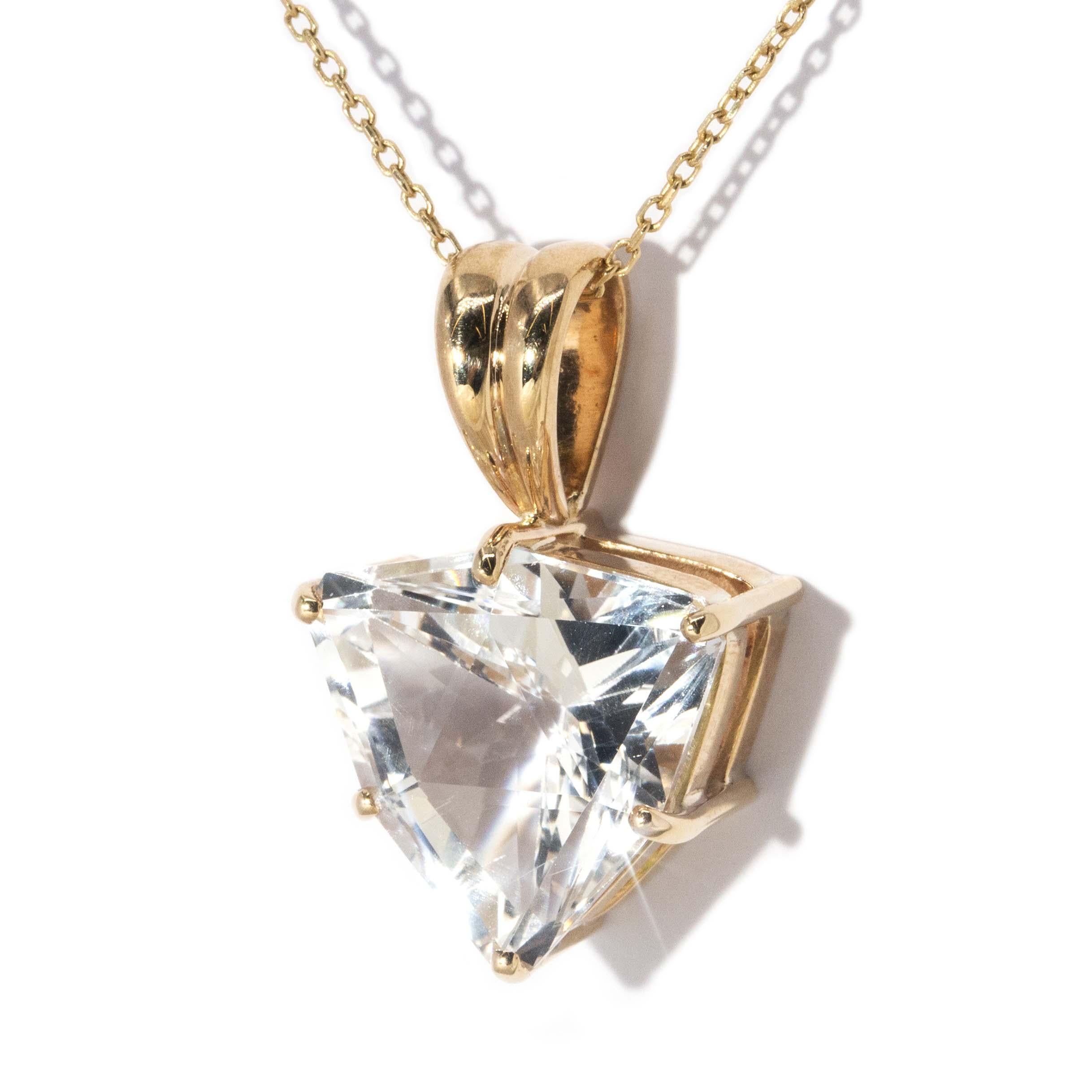 Vintage Circa 1990s Colourless 12.75 Carat Trilliant Topaz Pendant 9 Yellow Gold (Moderne) im Angebot