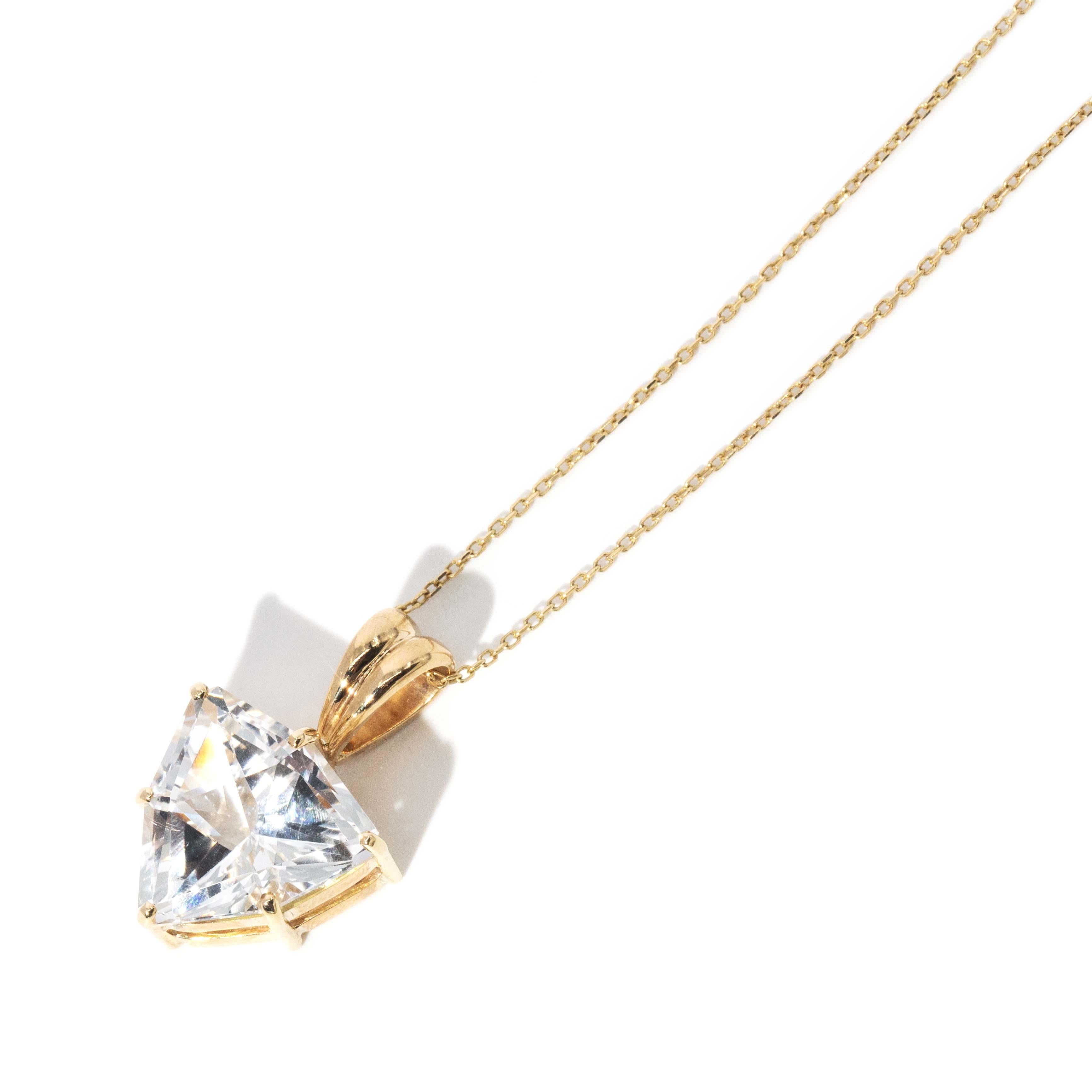 Vintage Circa 1990s Colourless 12.75 Carat Trilliant Topaz Pendant 9 Yellow Gold im Angebot 1