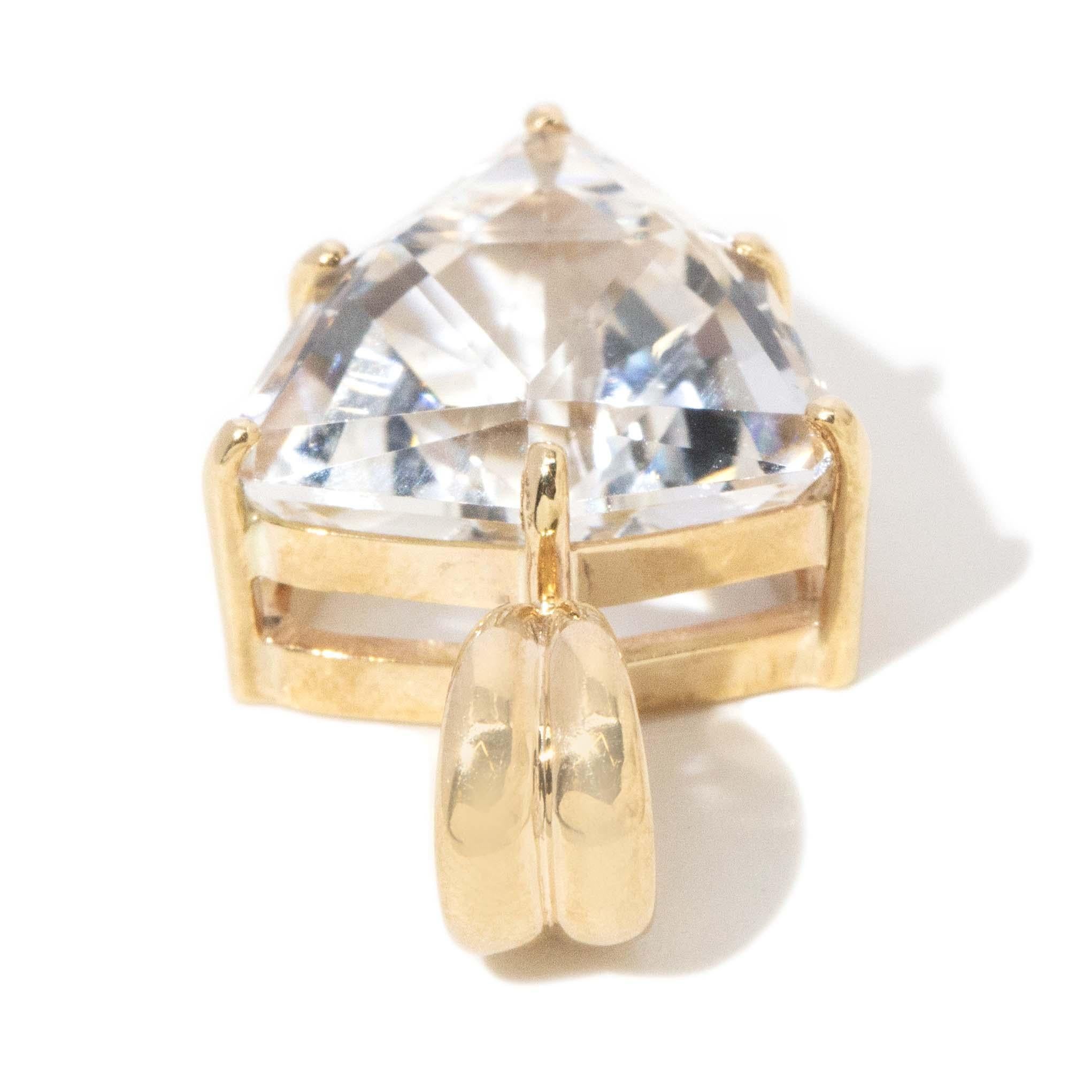 Vintage Circa 1990s Colourless 12.75 Carat Trilliant Topaz Pendant 9 Yellow Gold im Angebot 3
