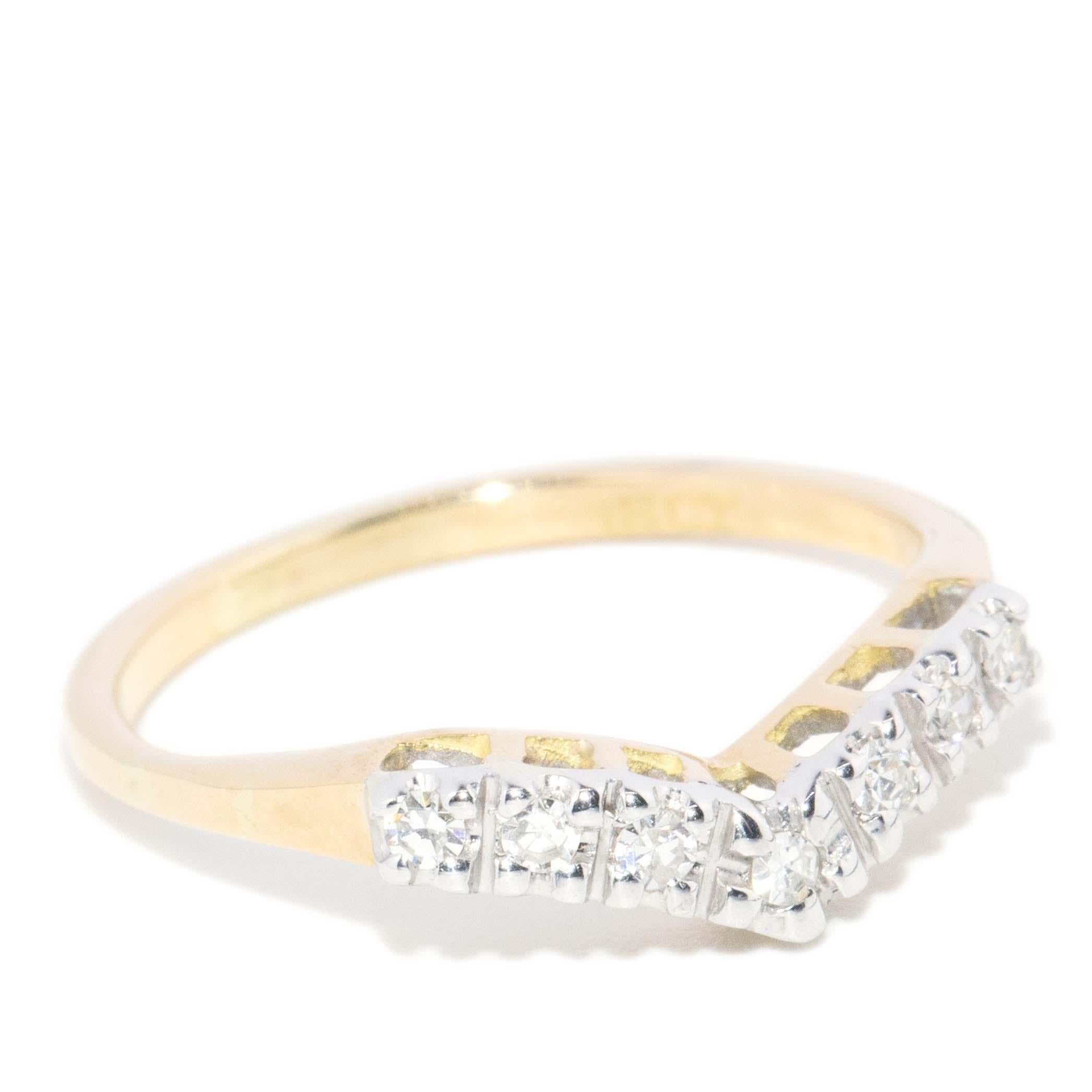 Moderno Vintage Circa 1990s Diamond Curved Eternity Stacking Ring 18 Carat Gold in vendita