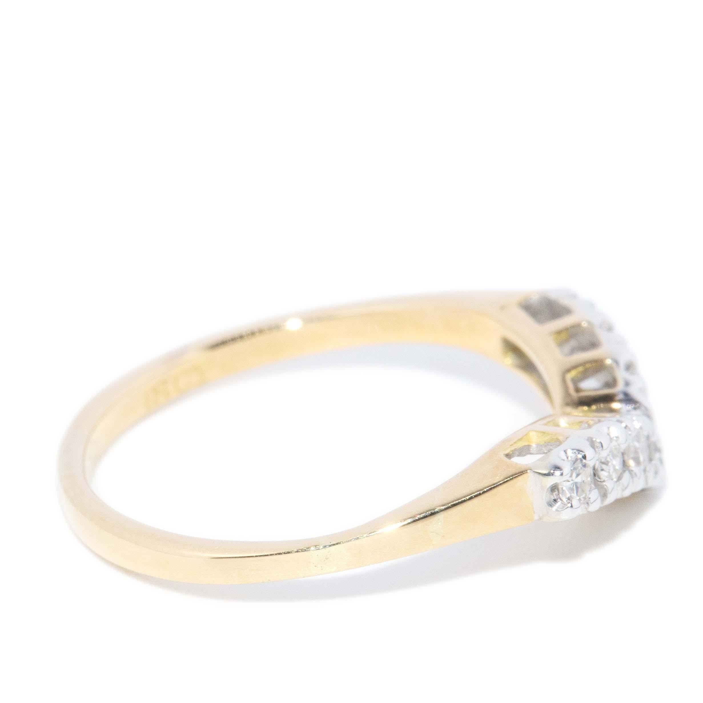 da uomo o donna Vintage Circa 1990s Diamond Curved Eternity Stacking Ring 18 Carat Gold in vendita