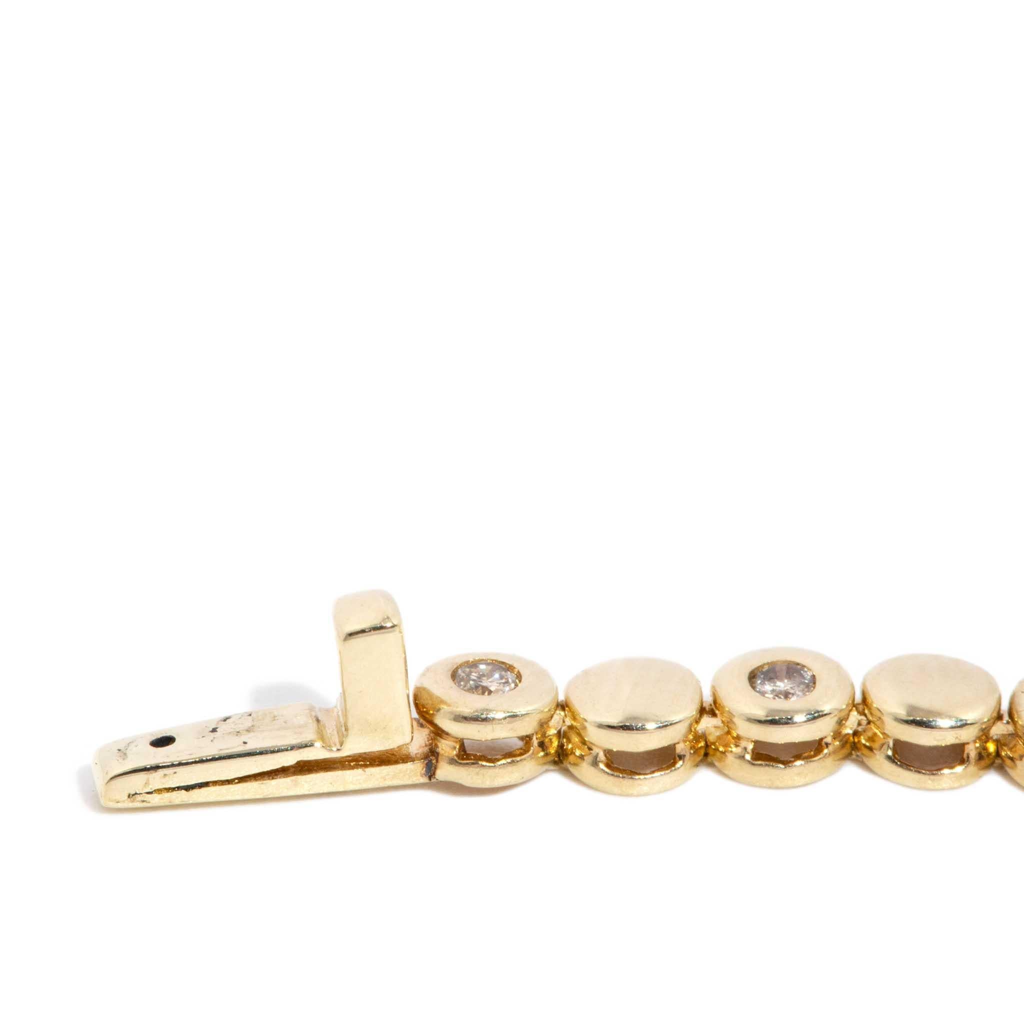 Vintage Circa 1990s Diamond Tennis Bracelet 9 Carat Yellow Gold en vente 4