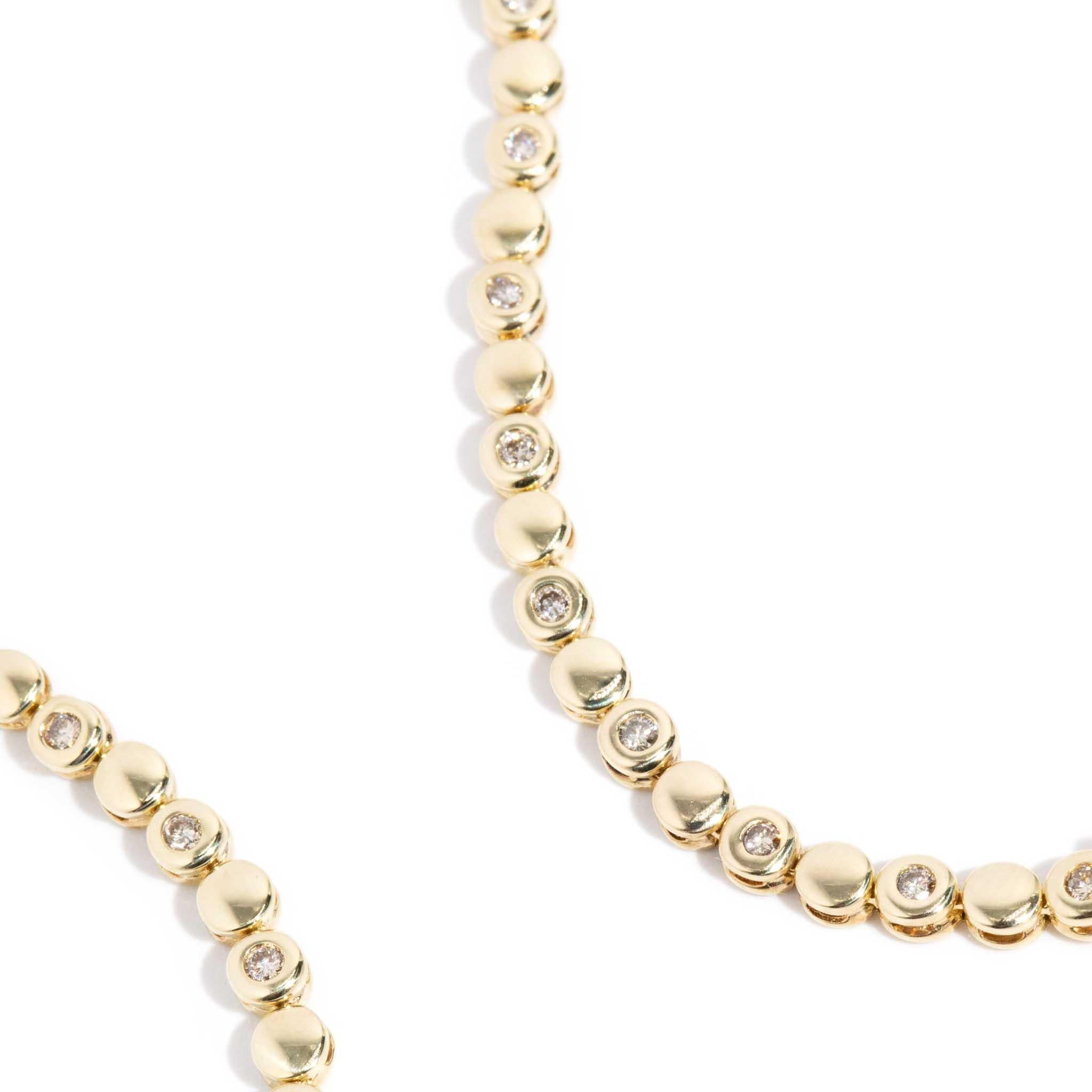 Vintage Circa 1990s Diamond Tennis Bracelet 9 Carat Yellow Gold Pour femmes en vente