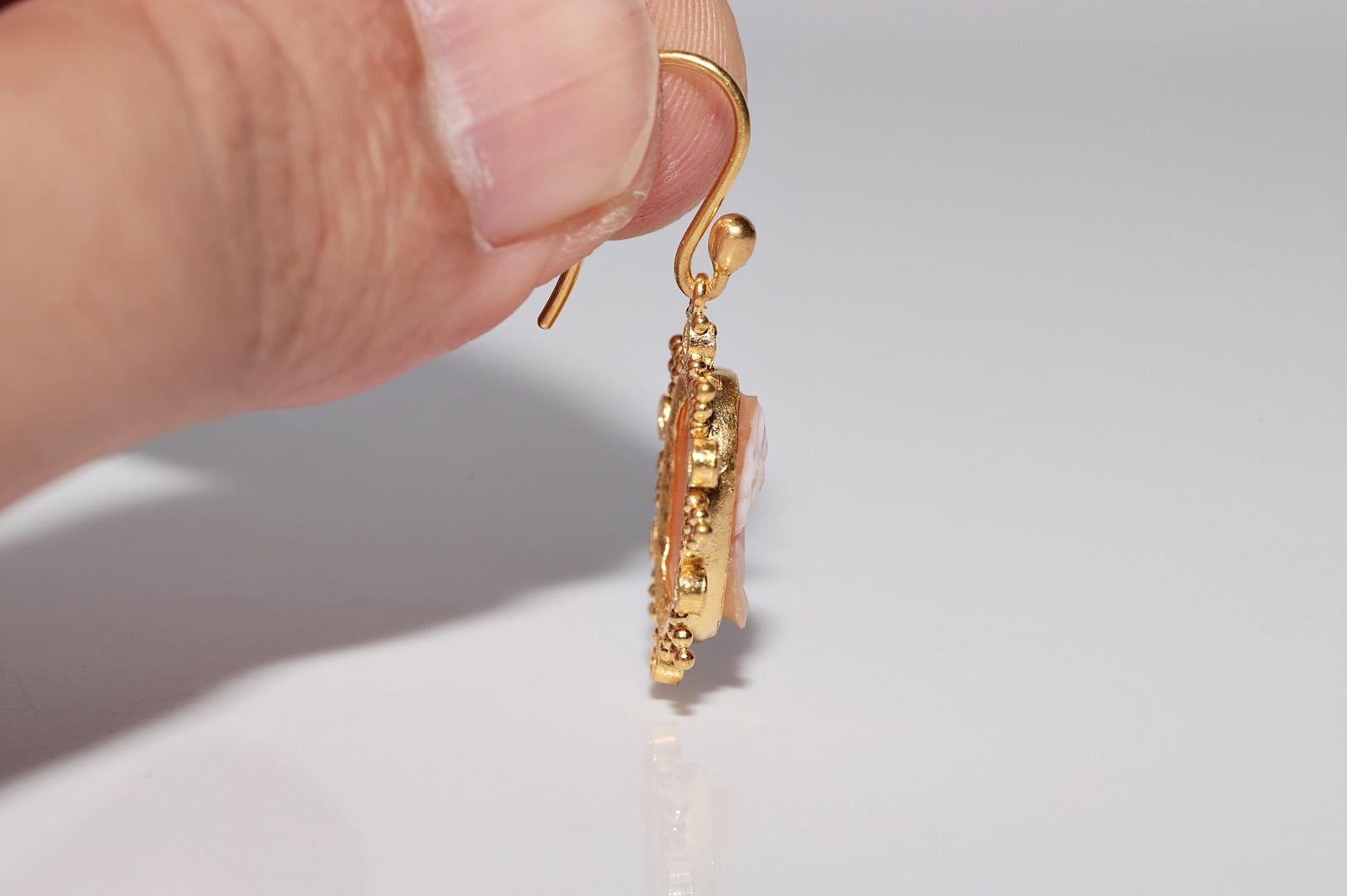 Handgefertigter Vintage Circa 1990er Jahre 24k Gold natürlicher Diamant und Kamee  Ohrring Tropfen im Angebot 4