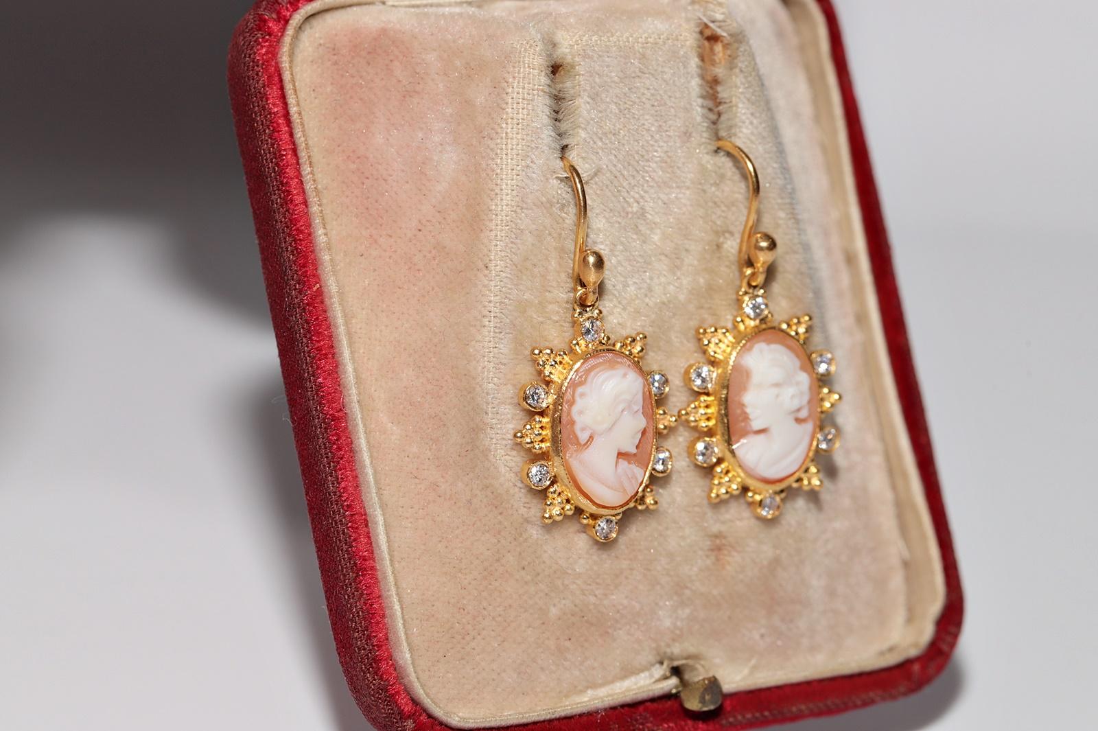Handgefertigter Vintage Circa 1990er Jahre 24k Gold natürlicher Diamant und Kamee  Ohrring Tropfen (Retro) im Angebot
