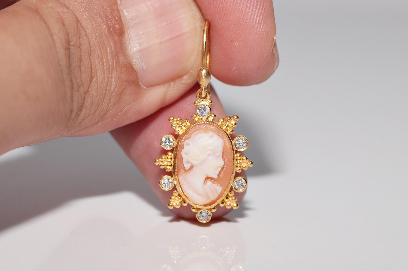 Handgefertigter Vintage Circa 1990er Jahre 24k Gold natürlicher Diamant und Kamee  Ohrring Tropfen im Angebot 3