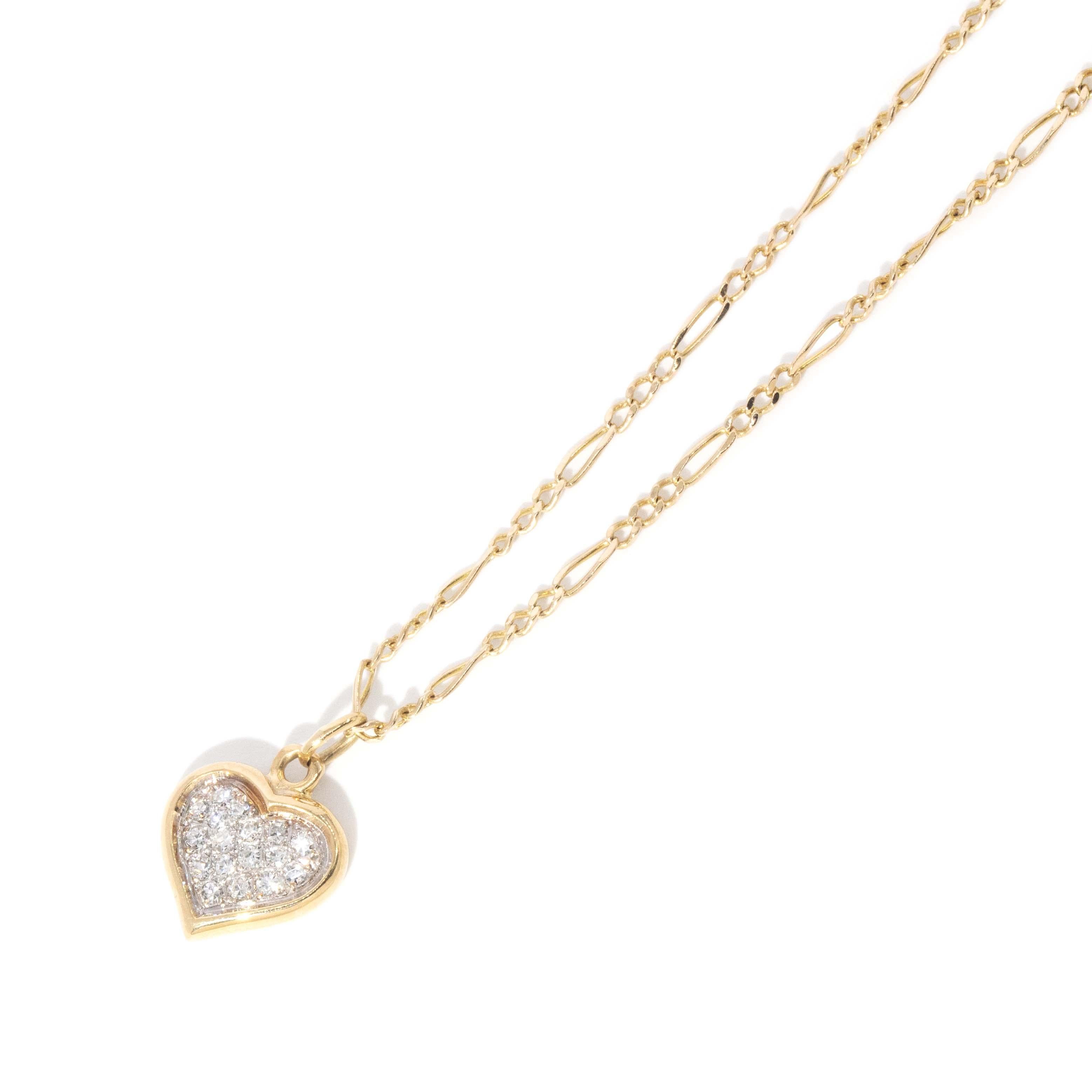 Vintage Circa 1990s Heart Cluster 18 Carat Gold Pendant & 14 Carat Gold Chain In Good Condition In Hamilton, AU