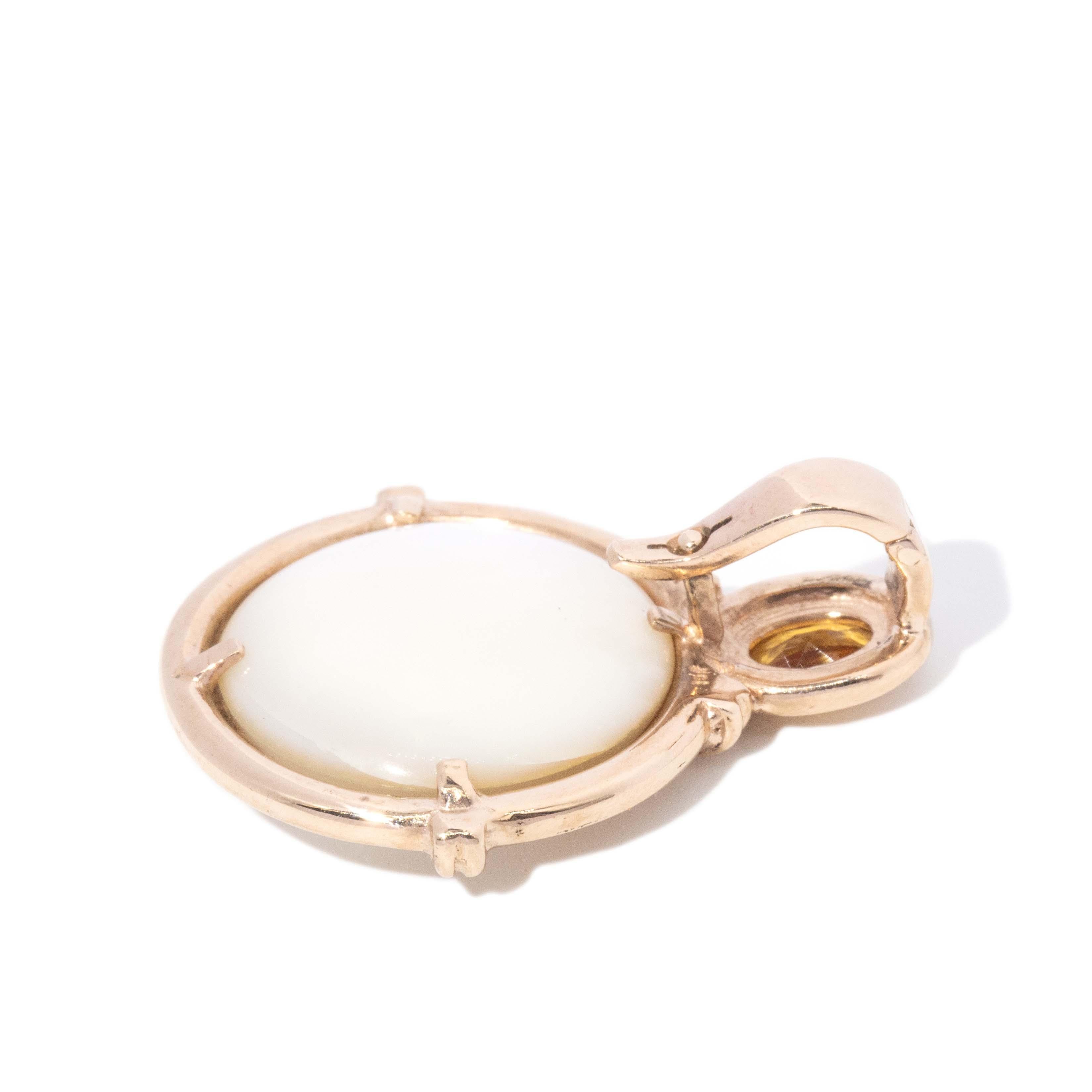 Vintage Circa 1990s Mabe Pearl & Citrine Enhancer Pendant 9 Carat Gold (Moderne) im Angebot
