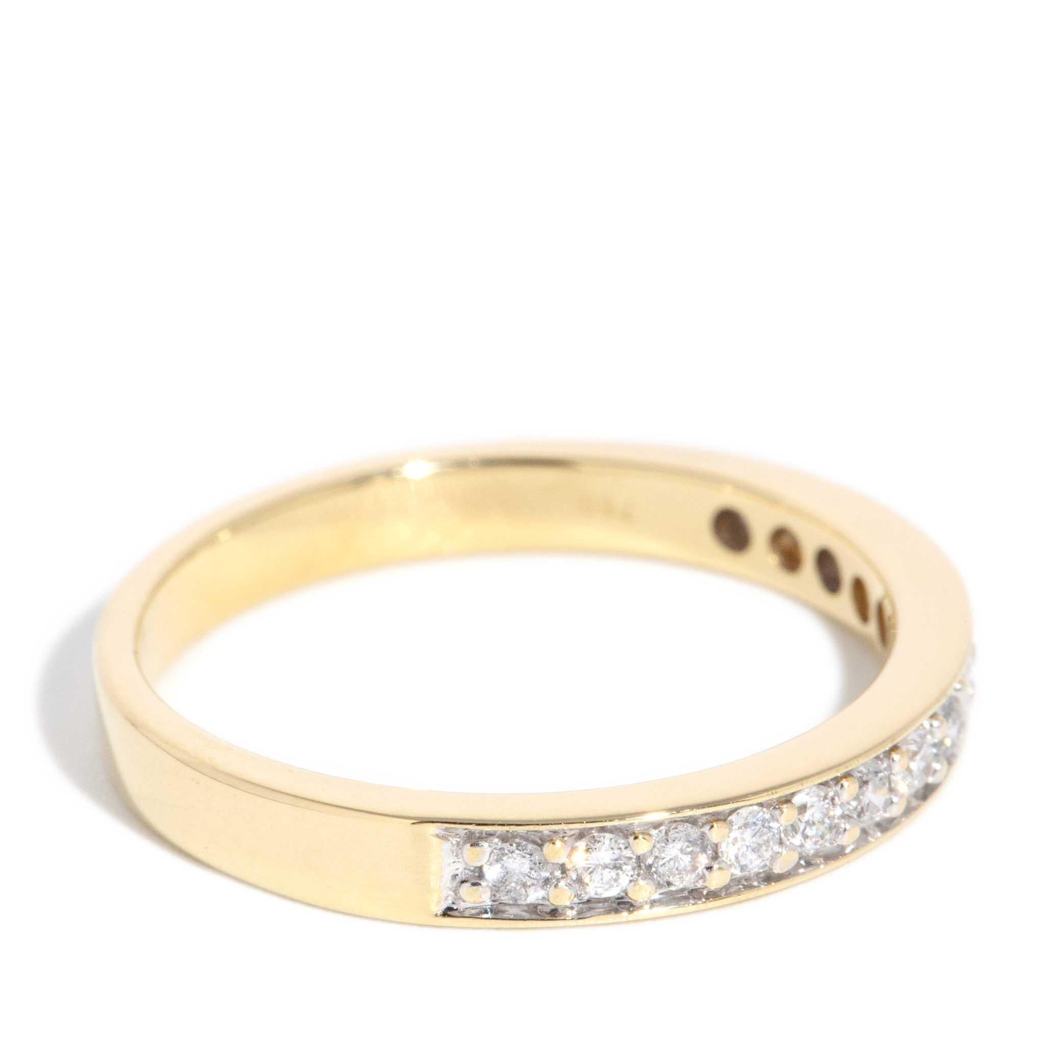 Vintage Circa 1990s Round Brilliant Diamond Set Band 18 Carat Yellow Gold In Good Condition For Sale In Hamilton, AU