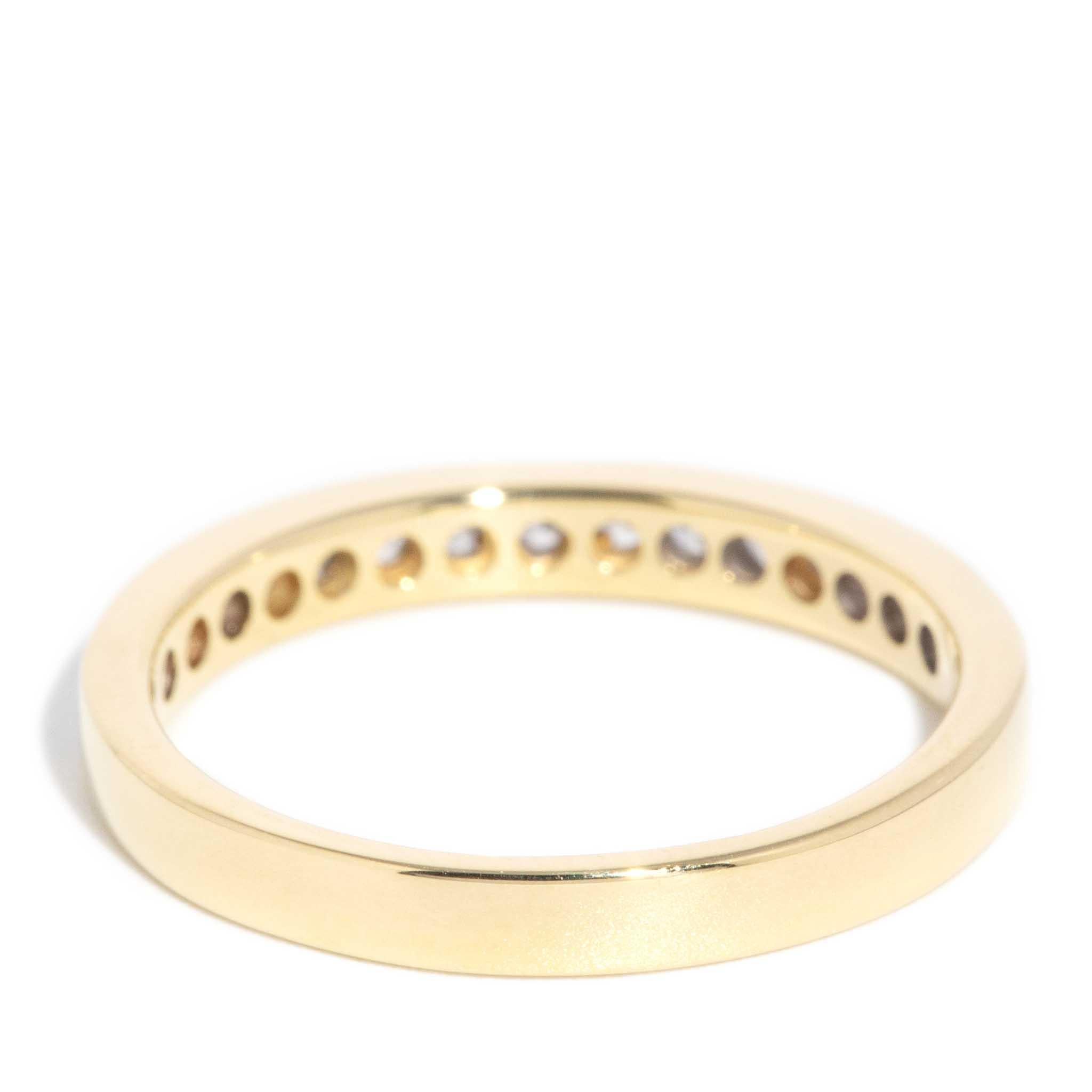 Vintage Circa 1990s Round Brilliant Diamond Set Band 18 Carat Yellow Gold For Sale 1