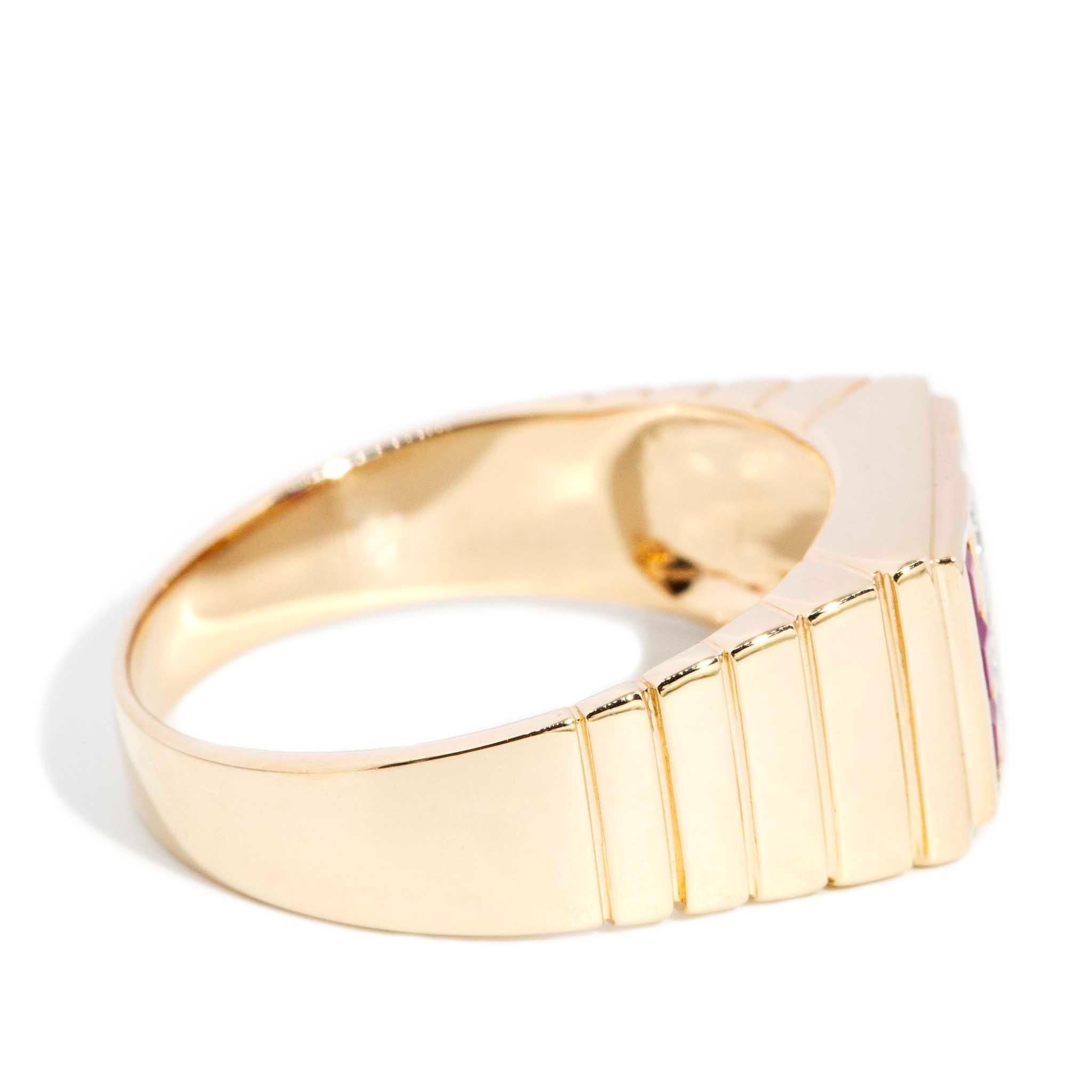 Vintage Circa 1990s Ruby & Diamond Stepped Dress Ring 14 Carat Gold en vente 1