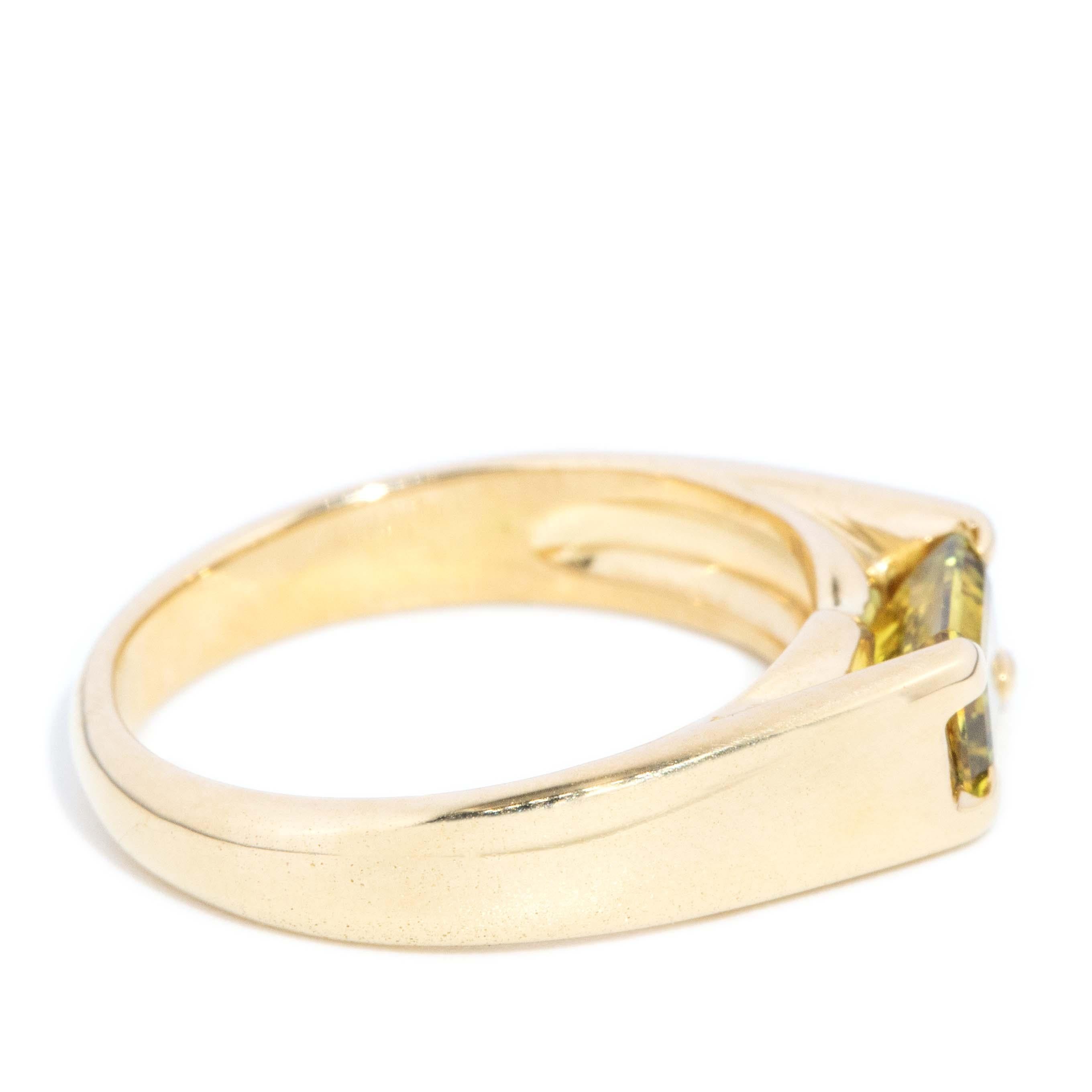 Vintage Circa 1990s Yellow Sapphire Ring 18 Carat Yellow Gold in vendita 1