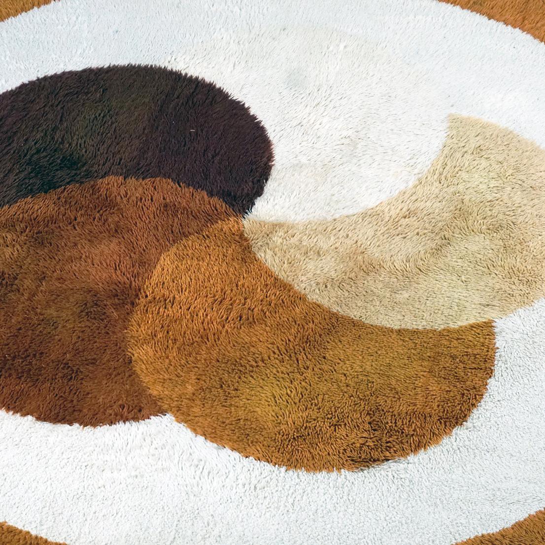 Space Age Vintage Circular Beige and Brown Wool Flower Rug by Desso, Netherlands, 1970s For Sale
