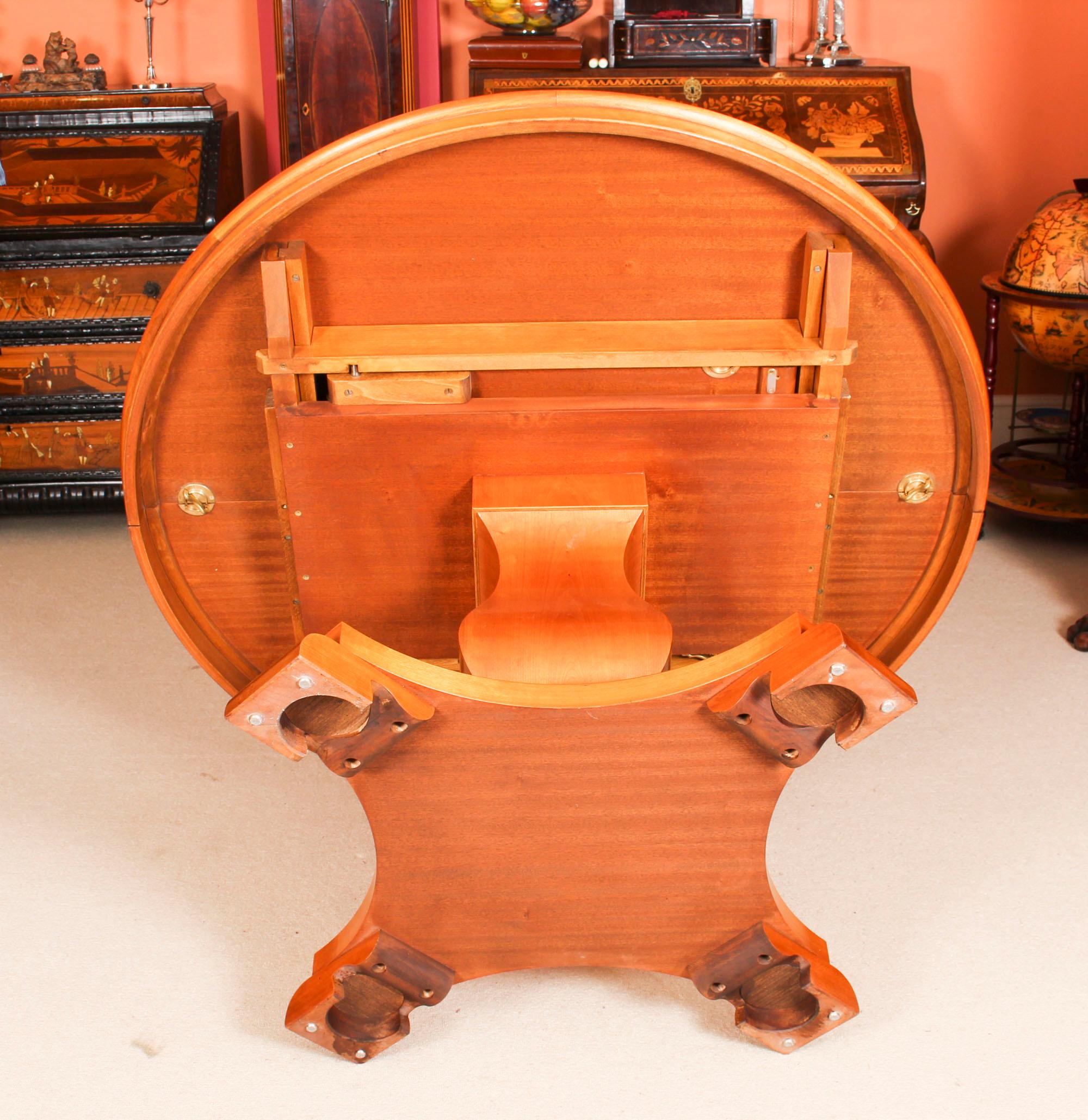 Late 20th Century Vintage Circular Extending Dining Table by Charles Barr and 6+2 Chairs