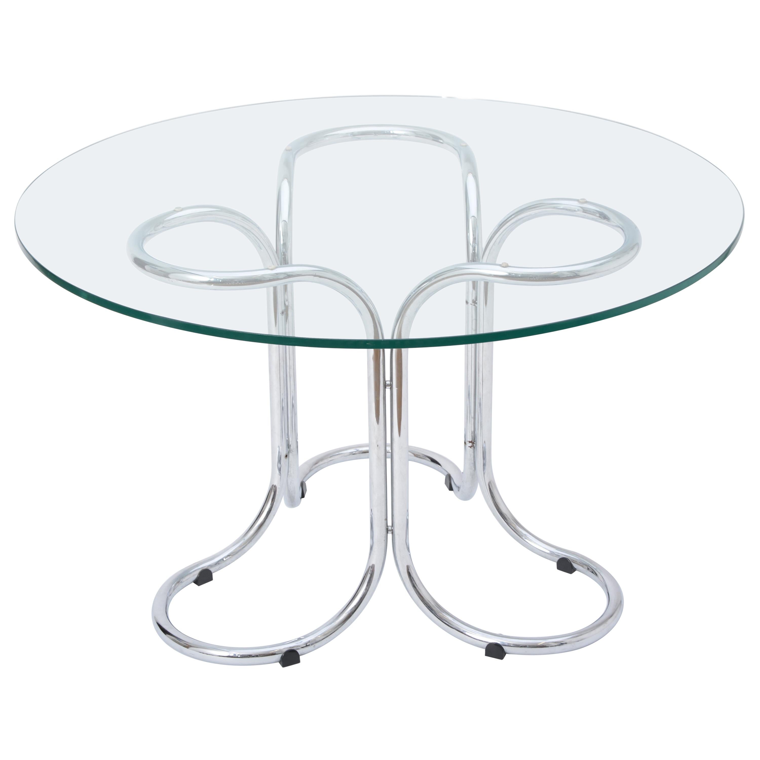 Circular Mid-Century Modern Glass table in the style of Giotto Stoppino