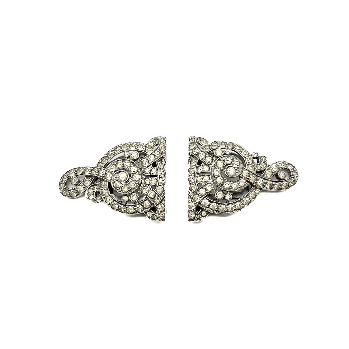 A pair of Vintage CIRO Deco dress clips. The coolest clip and an effortlessly stylish work of Art Deco craftmanship from this 20th Century English jewellery company.

The Dress Clip: During the 1920s & 30s the Art Deco style reigned supreme. The