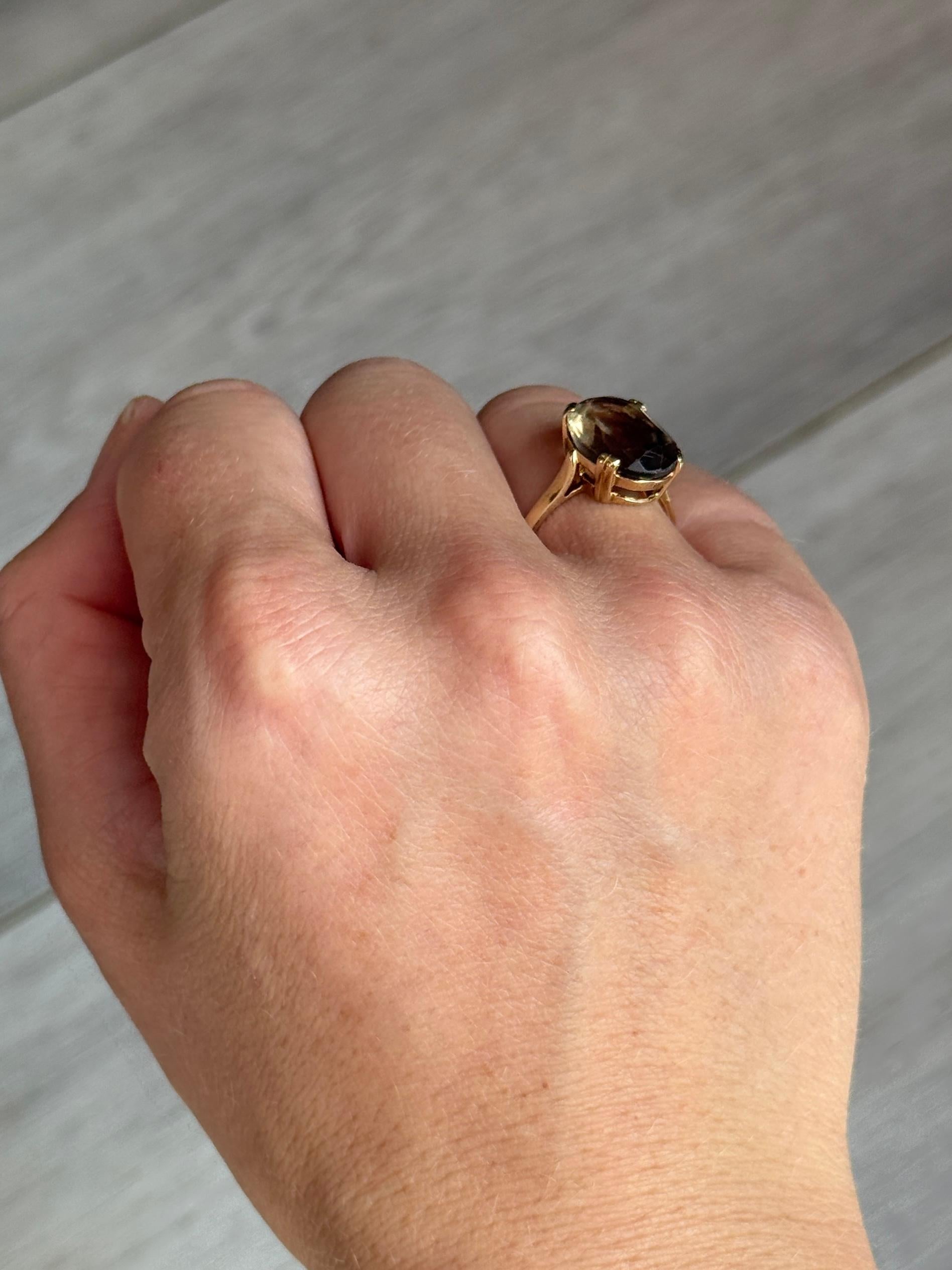 Anillo de cóctel vintage de citrino y oro de 9 quilates Corte oval en venta