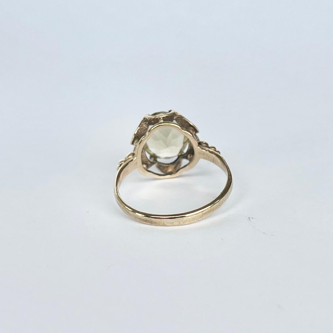 Vintage Citrine and 9 Carat Gold Cocktail Ring In Good Condition For Sale In Chipping Campden, GB