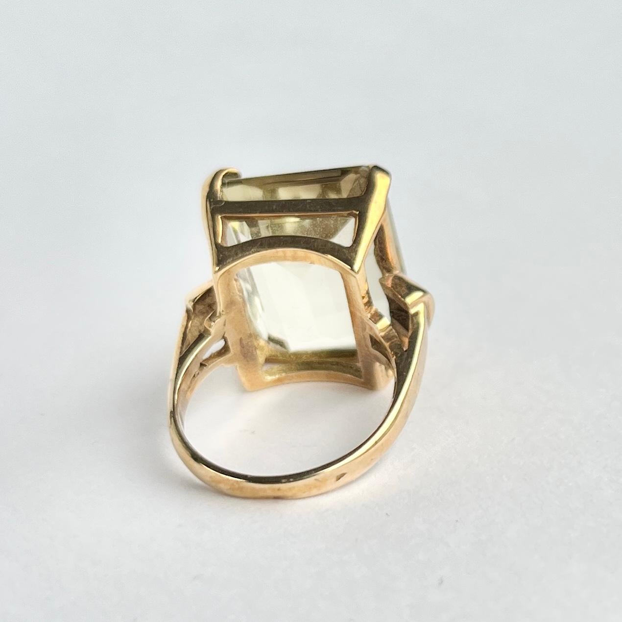 Vintage Citrine and 9 Carat Gold Cocktail Ring In Good Condition For Sale In Chipping Campden, GB