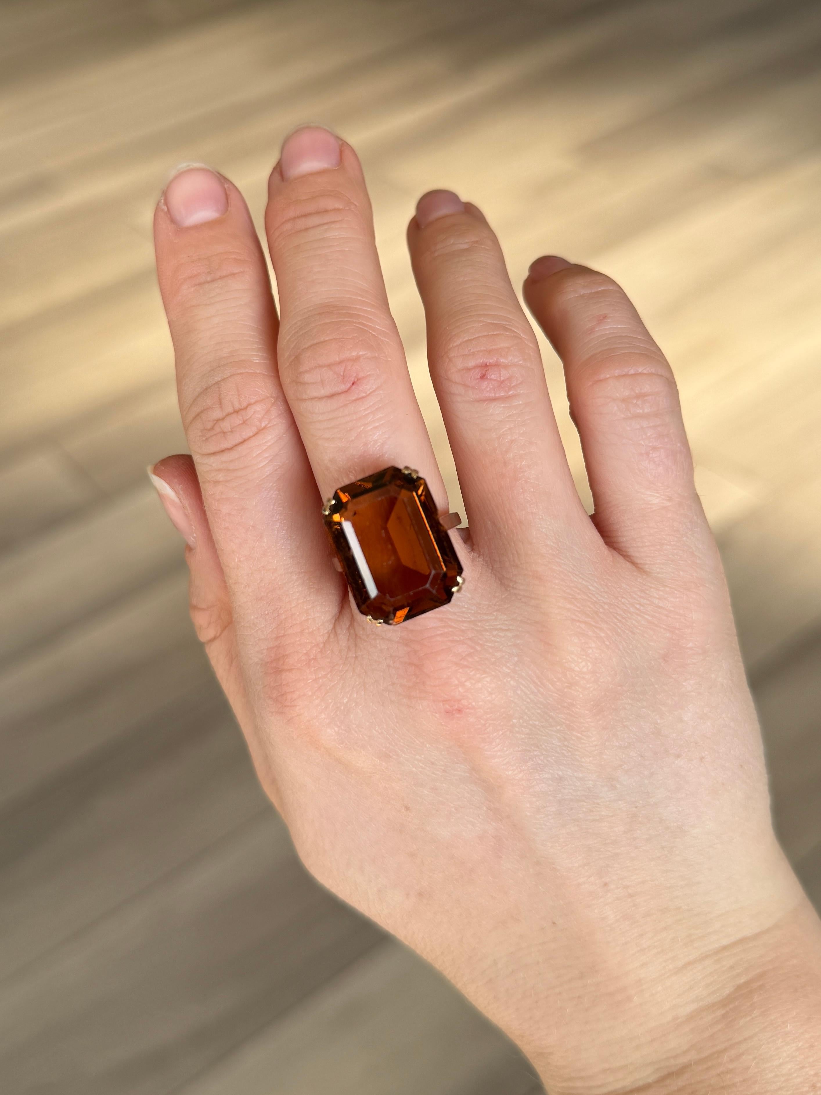 Vintage Citrine and 9 Carat Gold Cocktail Ring In Good Condition In Chipping Campden, GB