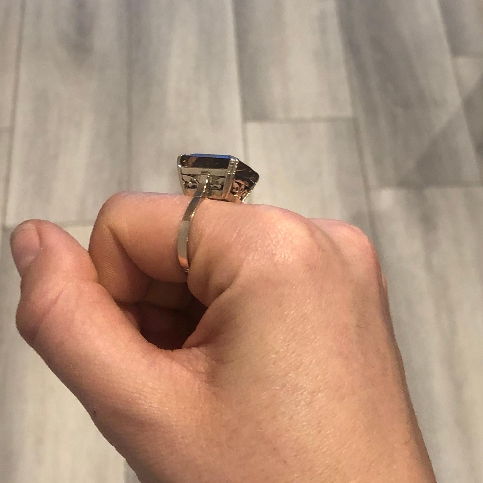 Vintage Citrine and 9 Carat Gold Cocktail Ring In Good Condition For Sale In Chipping Campden, GB