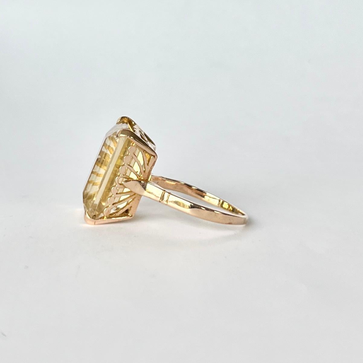 Vintage Citrine and 9 Carat Gold Cocktail Ring 1