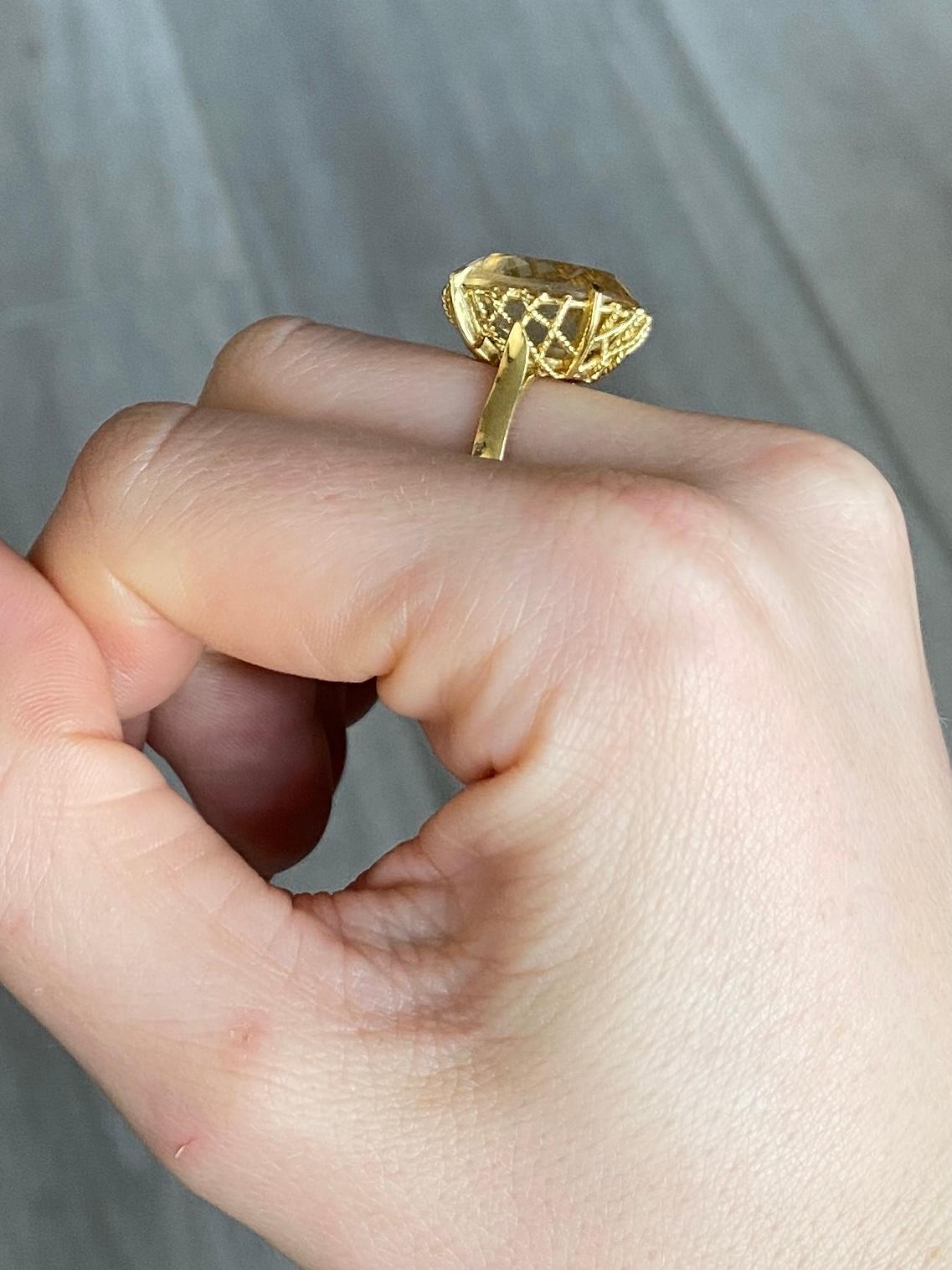 Vintage Citrine and 9 Carat Gold Cocktail Ring For Sale 1