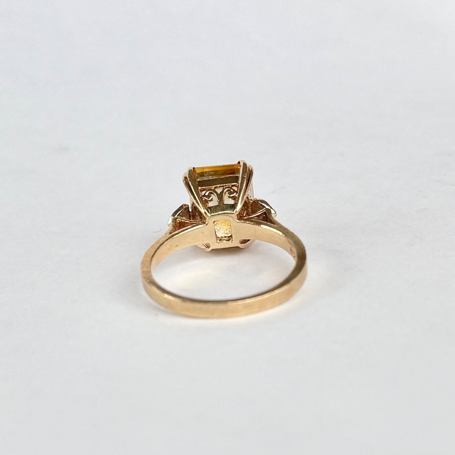 Vintage Citrine and Diamond 9 Carat Gold Solitaire Ring In Good Condition For Sale In Chipping Campden, GB