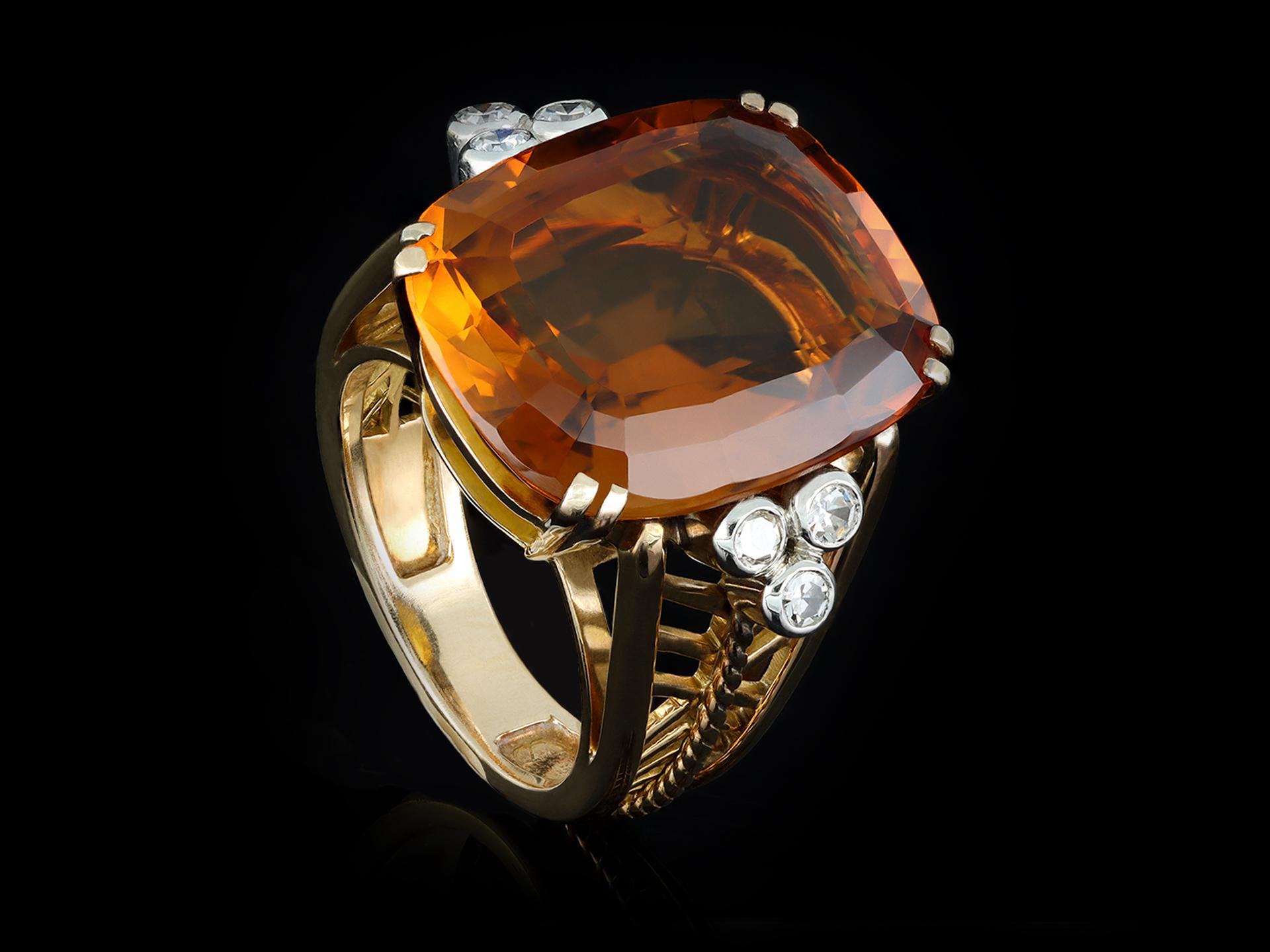 Vintage citrine and diamond ring, French, circa 1950. In Good Condition For Sale In London, GB