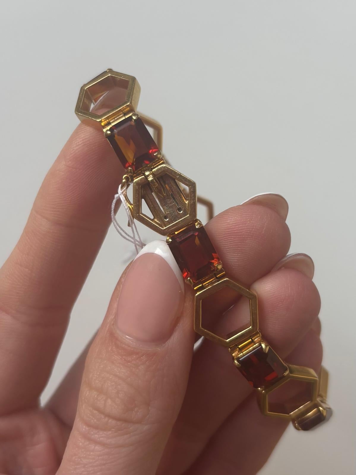 Bracelet à maillons épais vintage en or jaune 18 carats à motif nid d'abeille en vente 4
