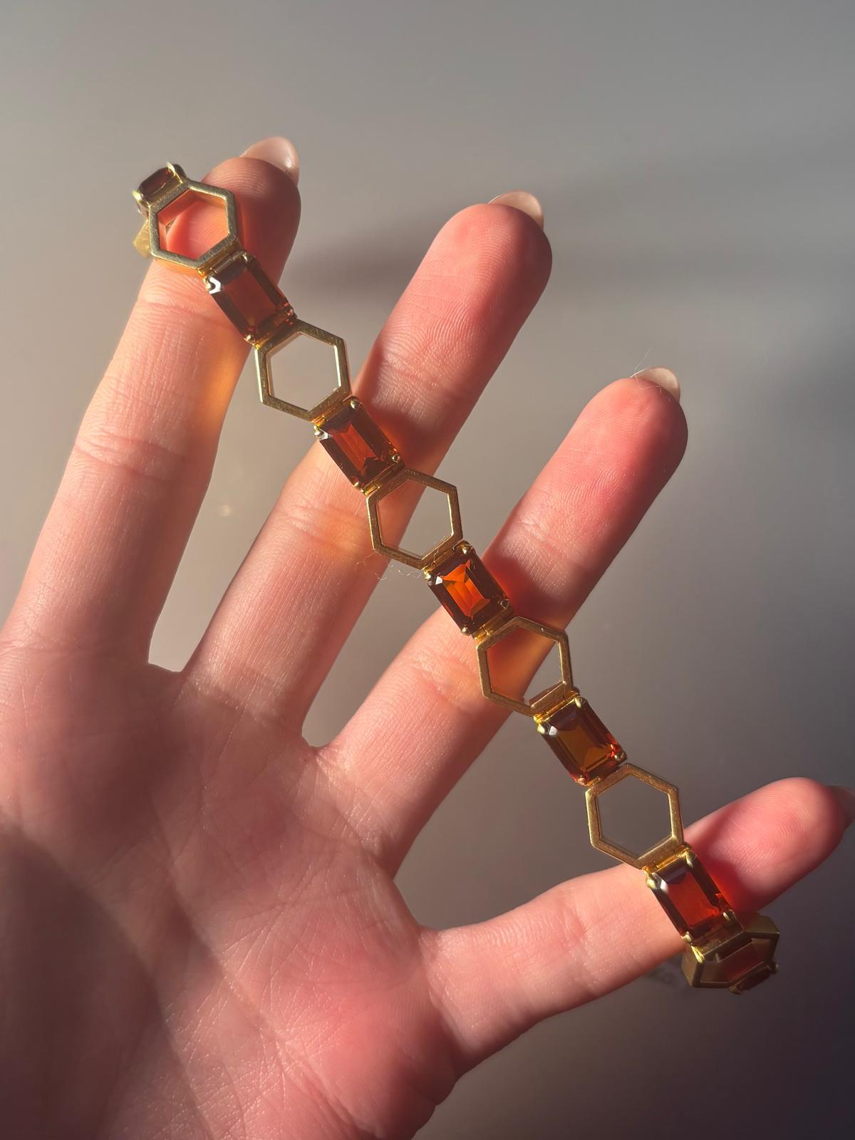 Bracelet à maillons épais vintage en or jaune 18 carats à motif nid d'abeille en vente 3