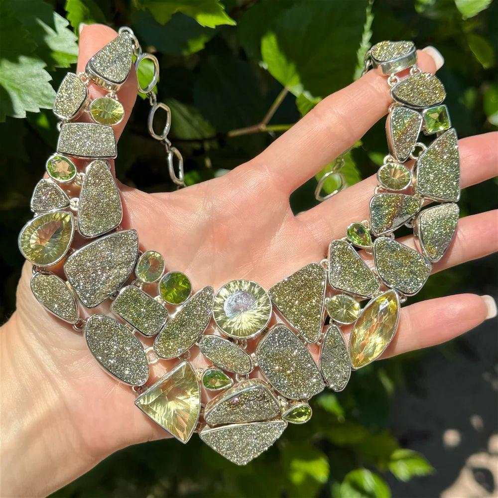 Collar babero vintage de plata de ley con citrino, peridoto y cuarzo drusa Modernista en venta