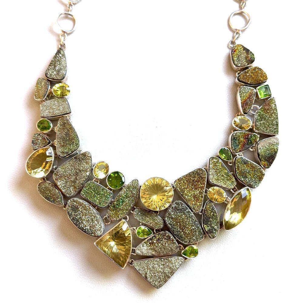 Collar babero vintage de plata de ley con citrino, peridoto y cuarzo drusa Corte mixto en venta