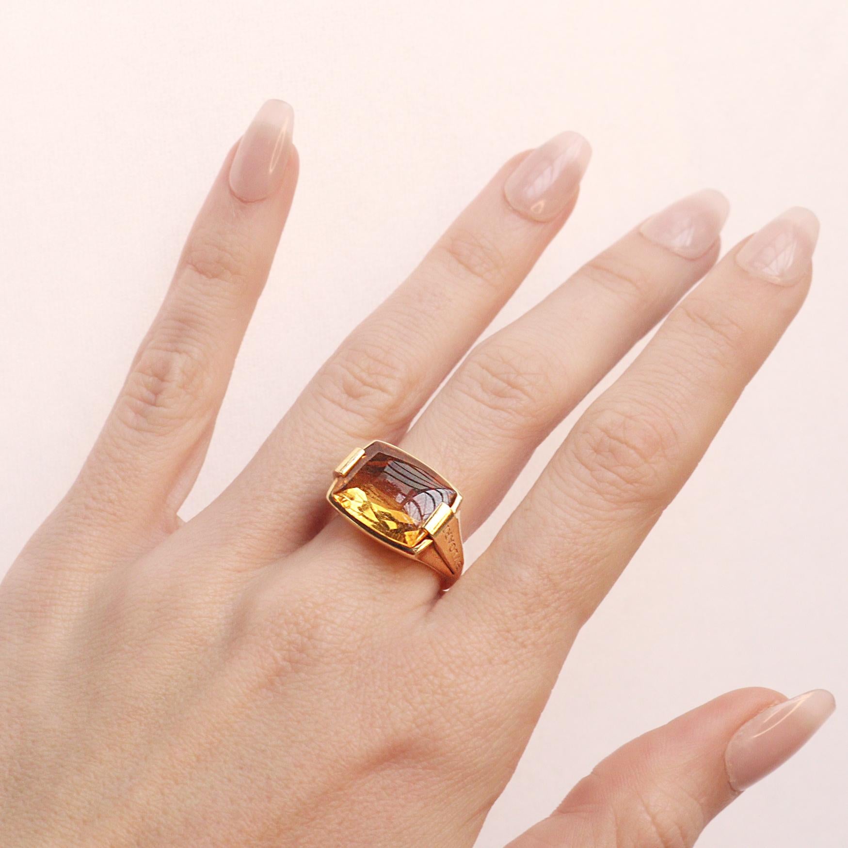 Vintage Citrine Signed Bvlgari Metropolis 18k Gold Ring In Excellent Condition For Sale In New York, NY
