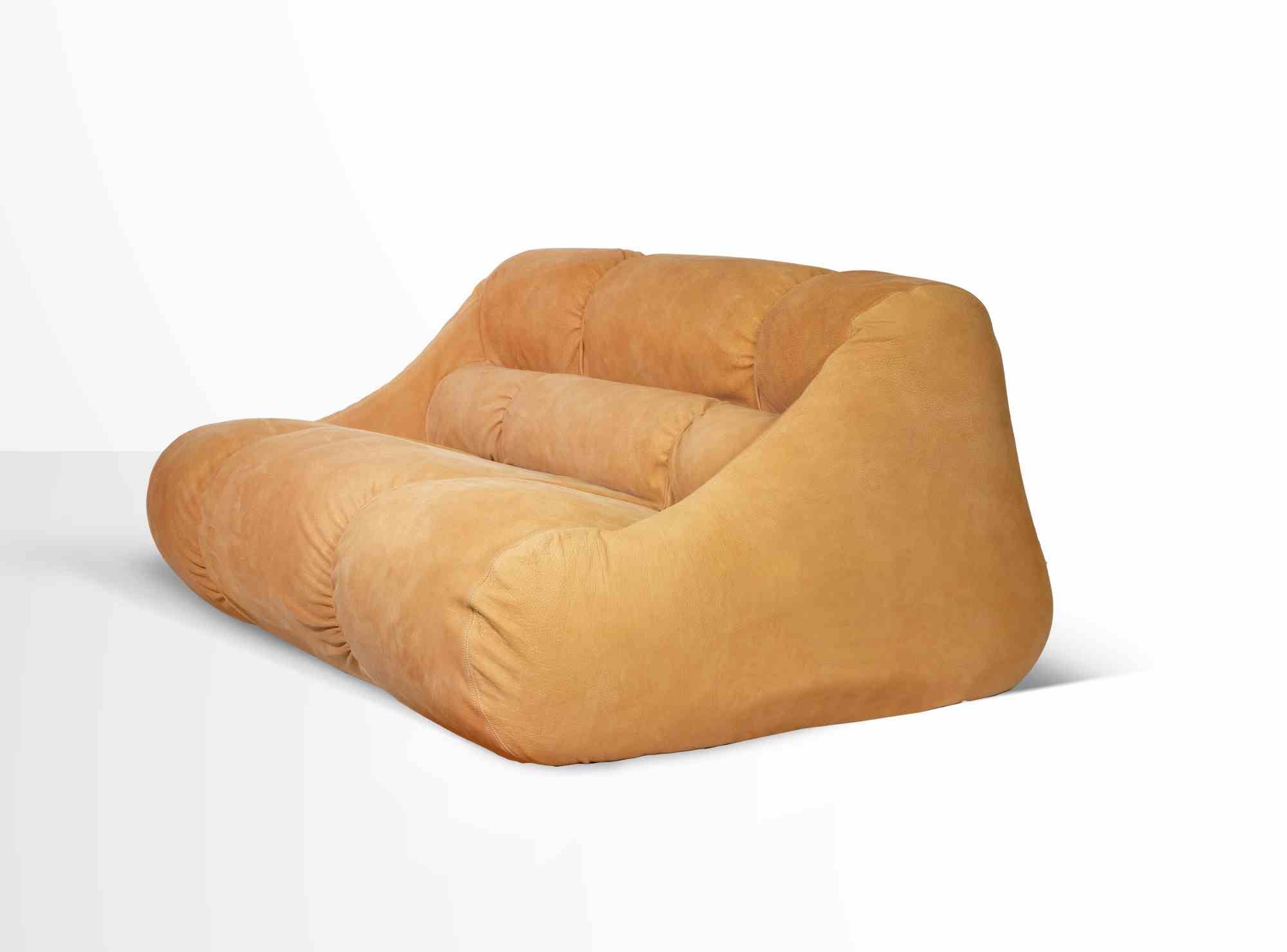 Vintage Ciuingam Leather Sofa is an iconic design item realized by Jonathan de Pas, Donato D'Urbino, Paolo Lomazzi in 1960s.

Brown leather sofa

Produced for BBB Bonacina.

Reupholstered. Excellent condition.

Ref. Giuliana Gramigna, 