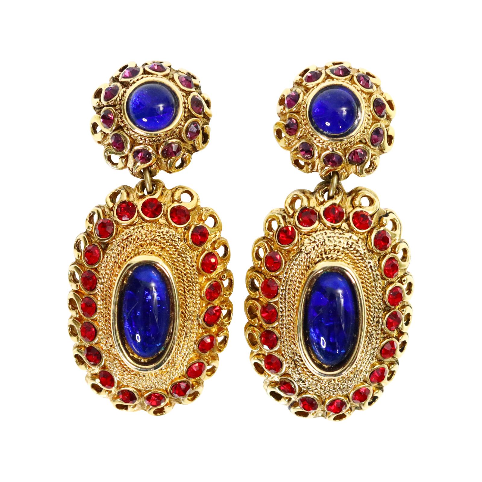 Vintage Claire Deve Gold Tone Mogul Resin Earrings Circa 1980s In Good Condition In New York, NY