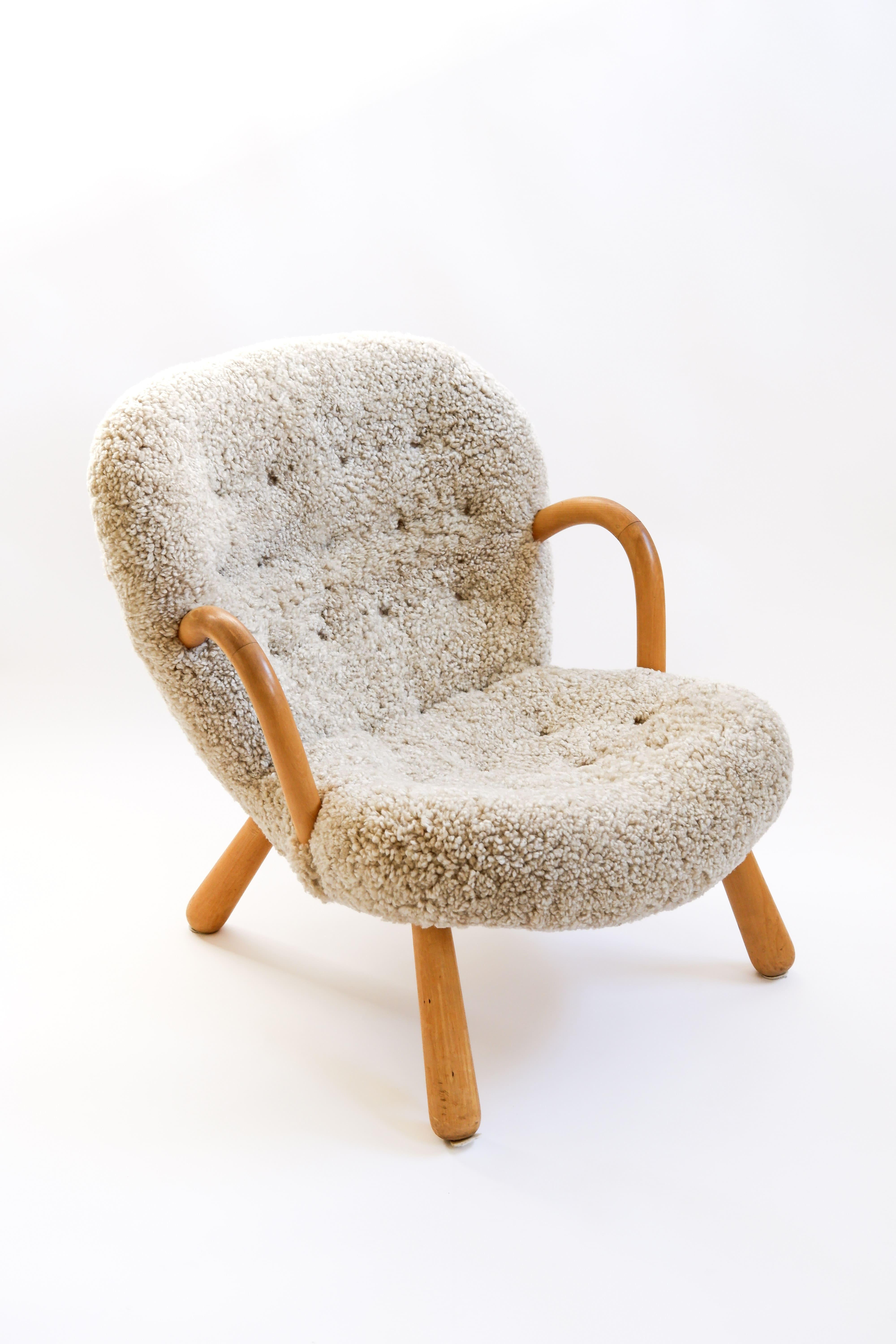 vintage clam chair