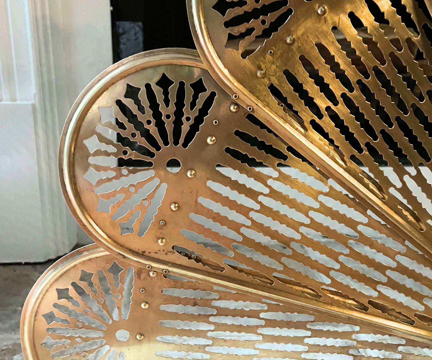 20th Century Vintage Solid Brass Clam Seashell Brass Peacock Fireplace Folding Fan Screen For Sale