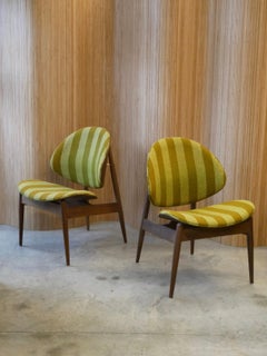 Vintage-Stühle im „Clam Shell“-Stil von Kodawood – ein Paar
