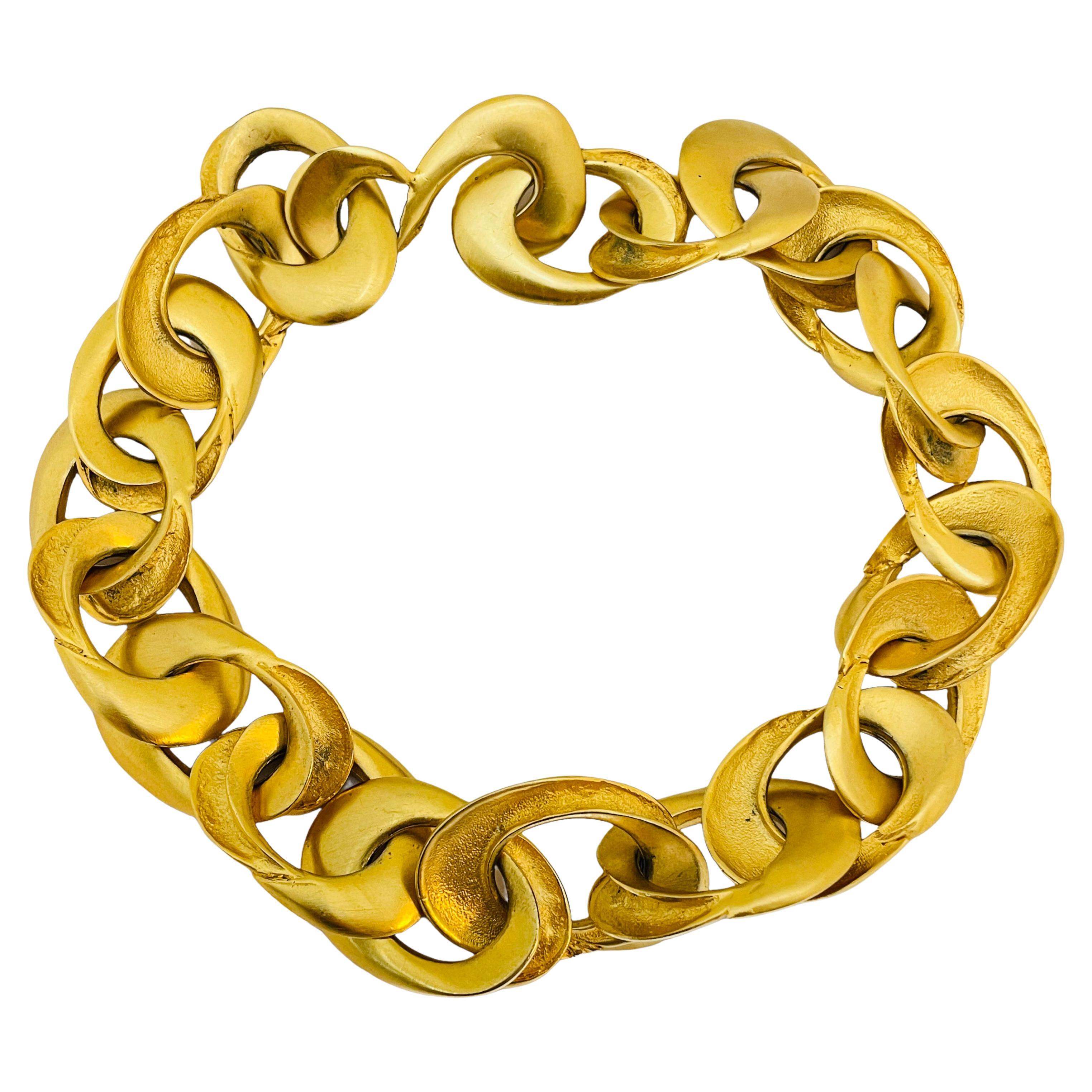 Vintage CLARA STUDIO  matte gold chain logo designer runway necklace For Sale