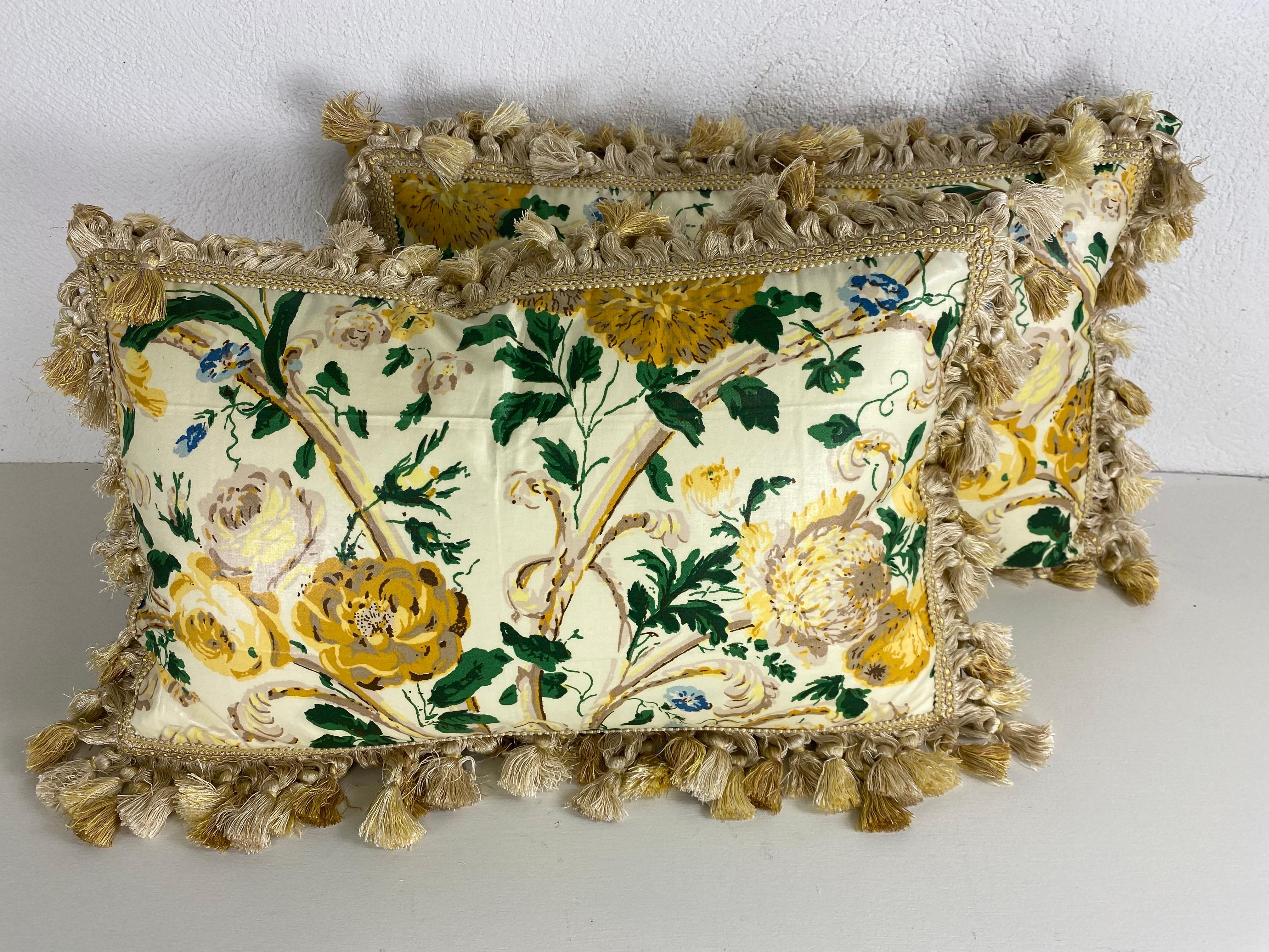 XXIe siècle et contemporain Coussins lombaires vintage Clarence House à fleurs en coton gaufré en vente