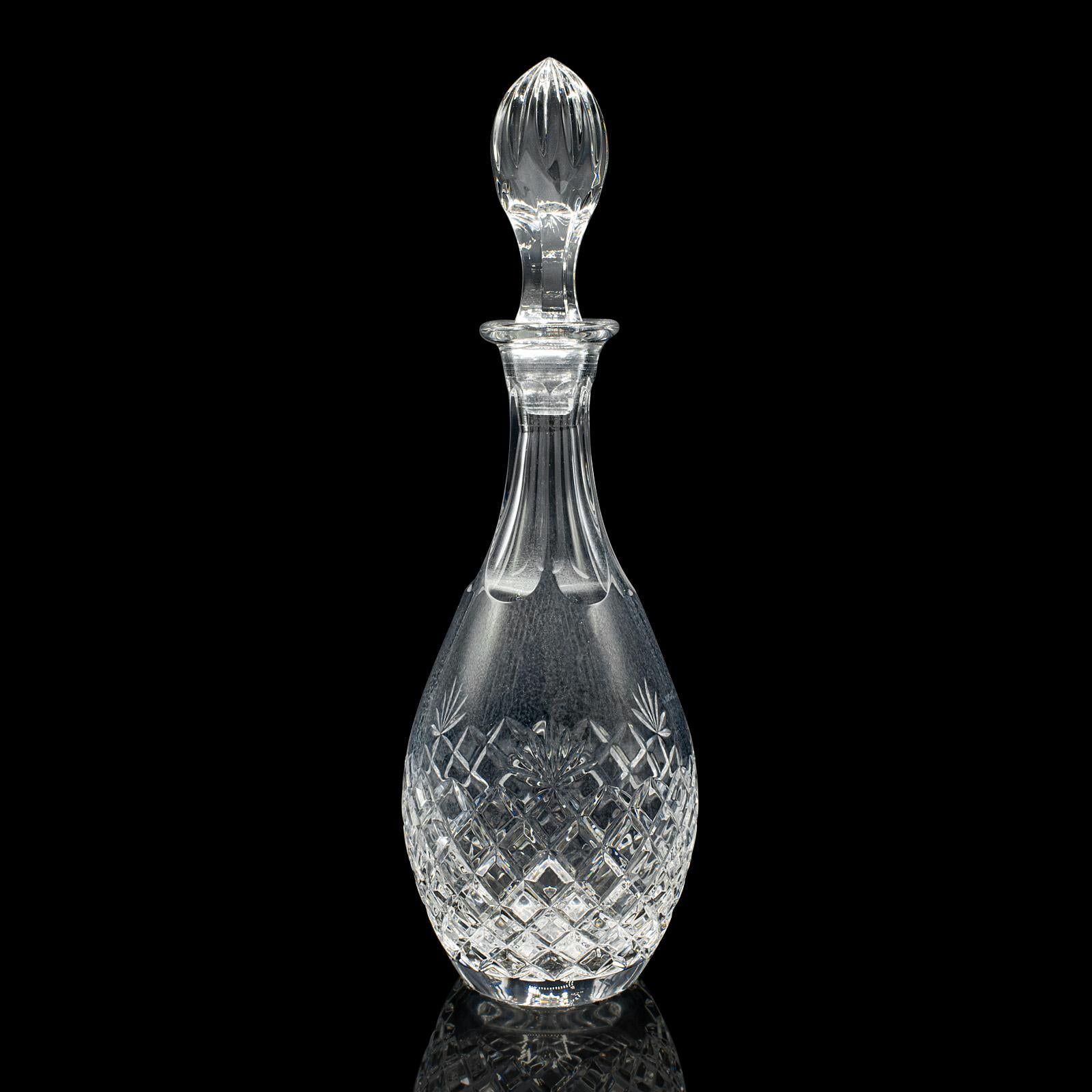 Tardo vittoriano Decanter Claret d'epoca, inglese, vetro tagliato ad ananas, vaso da vino, Circa 1970 in vendita