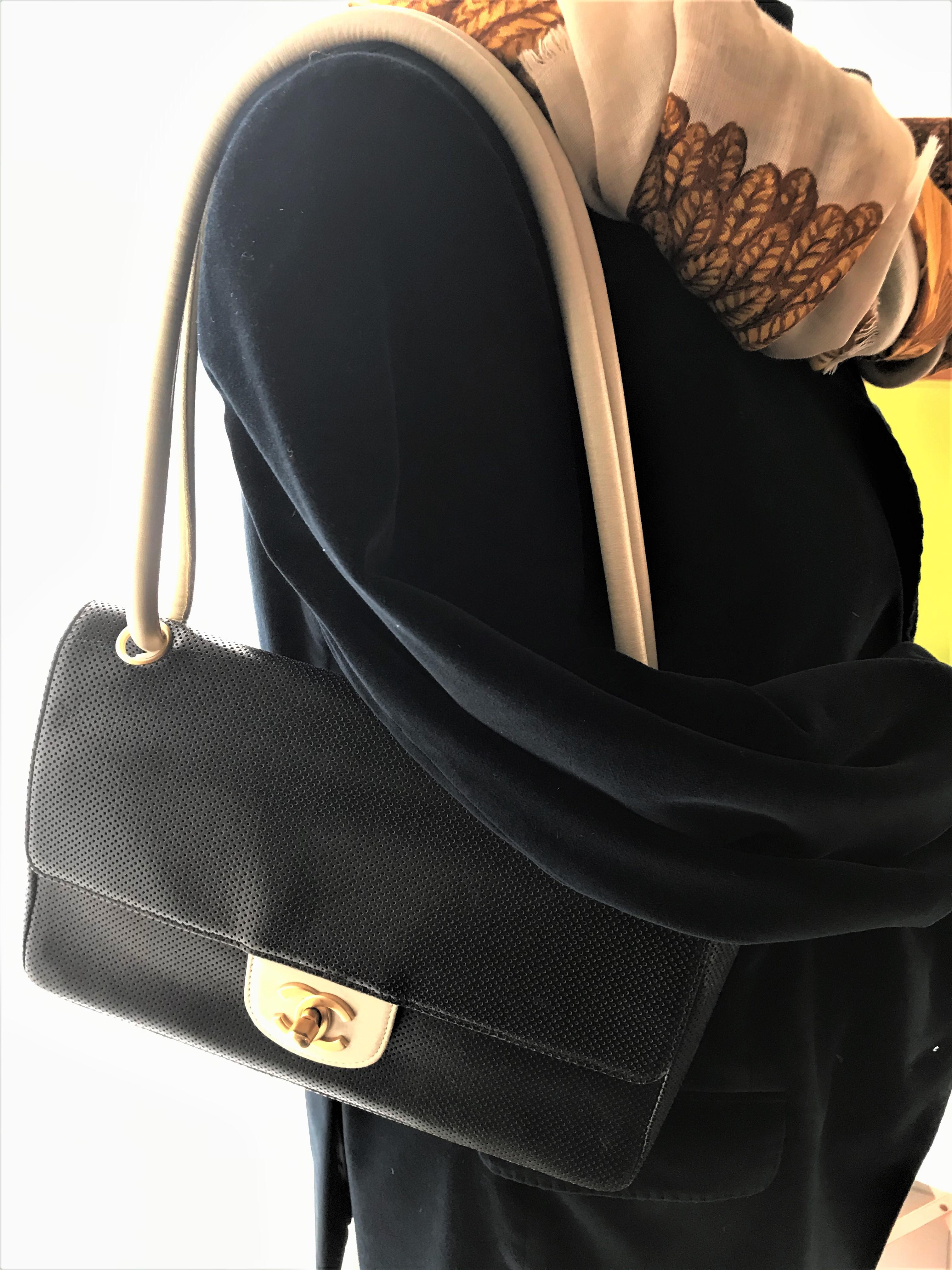 Black Vintage classic CHANEL shoulder bag calf skin black/white 1990/95